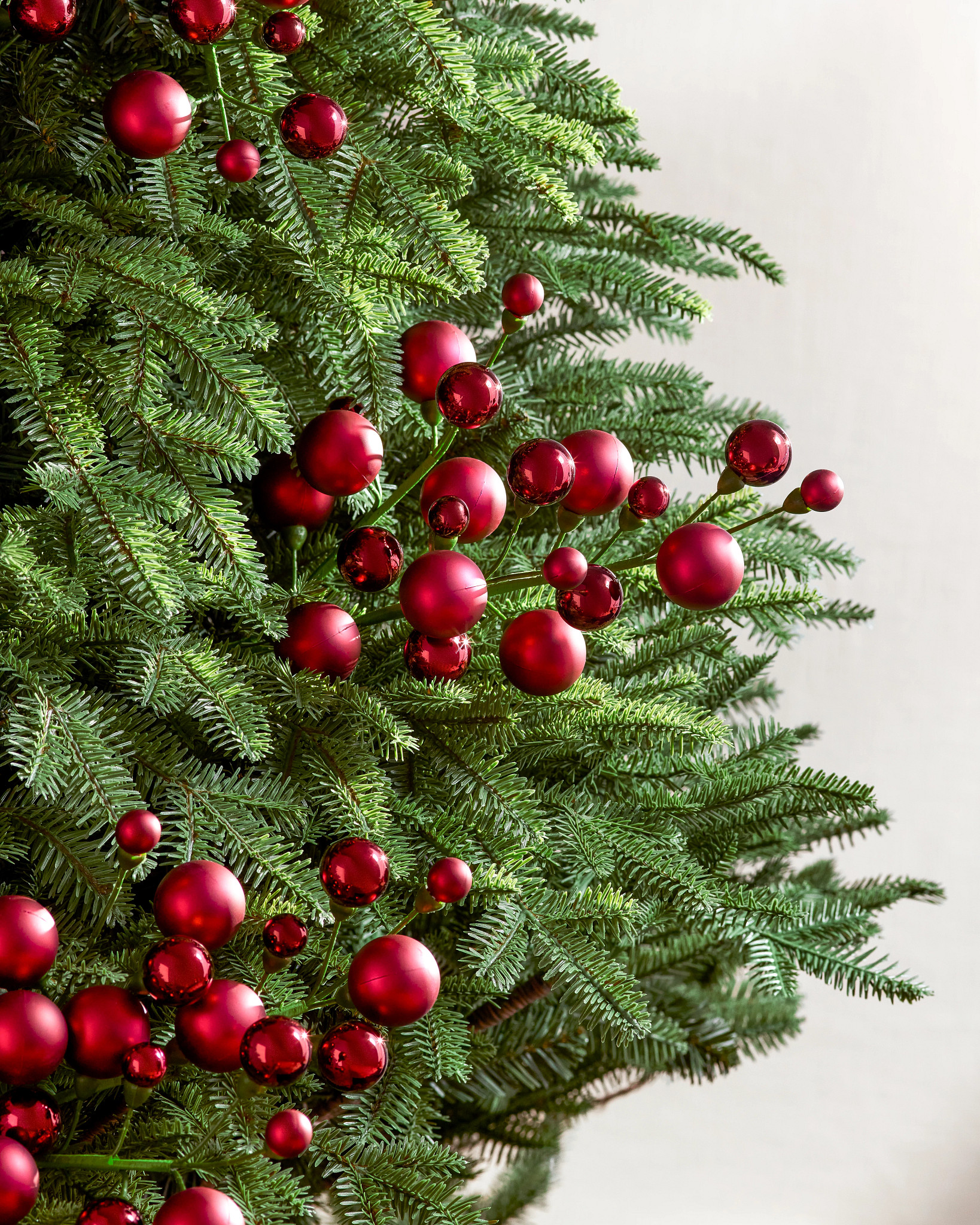 Burgundy Brilliant Bursts Tree Pick Set
