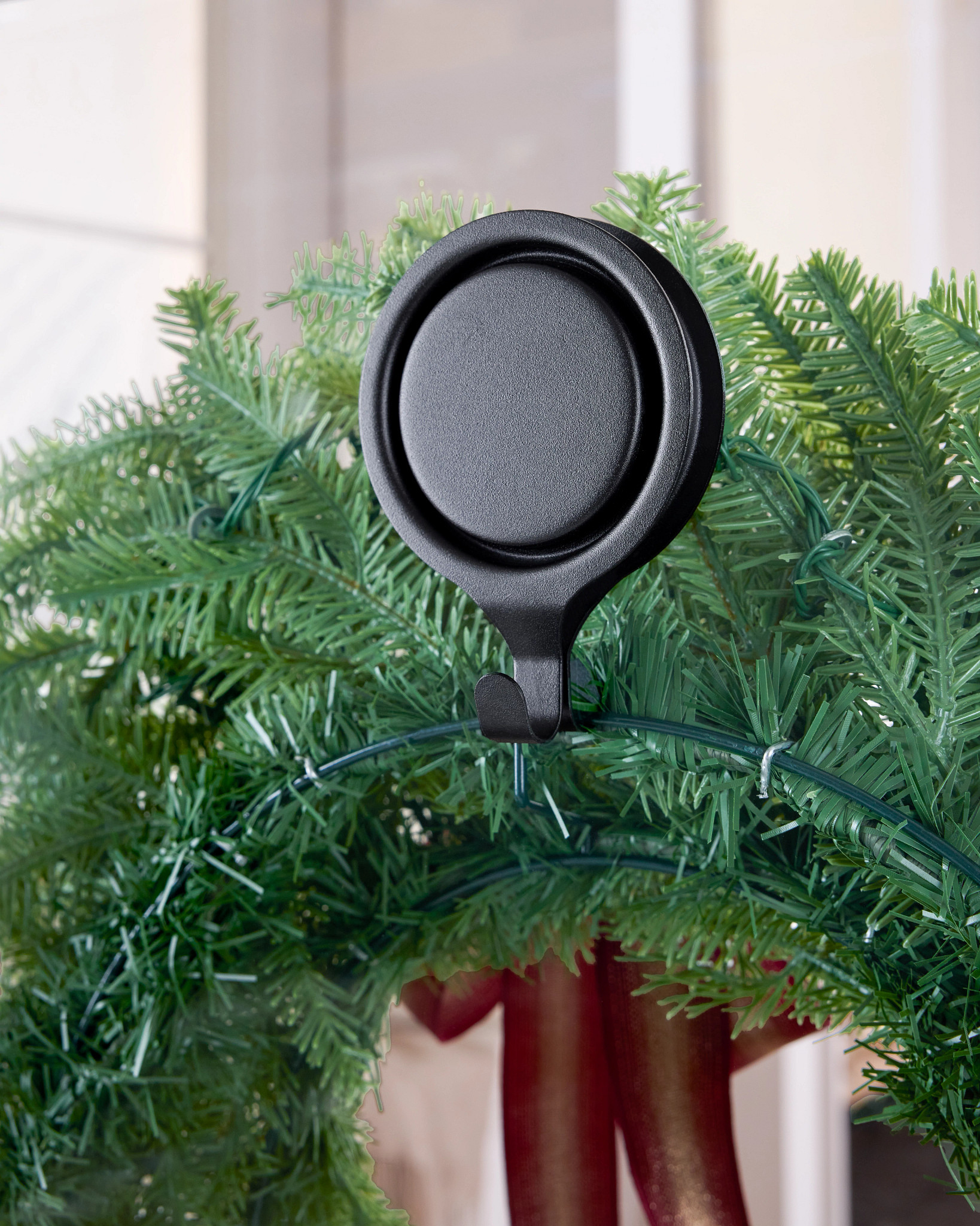 Matte Black Magnetic Wreath Hanger Set