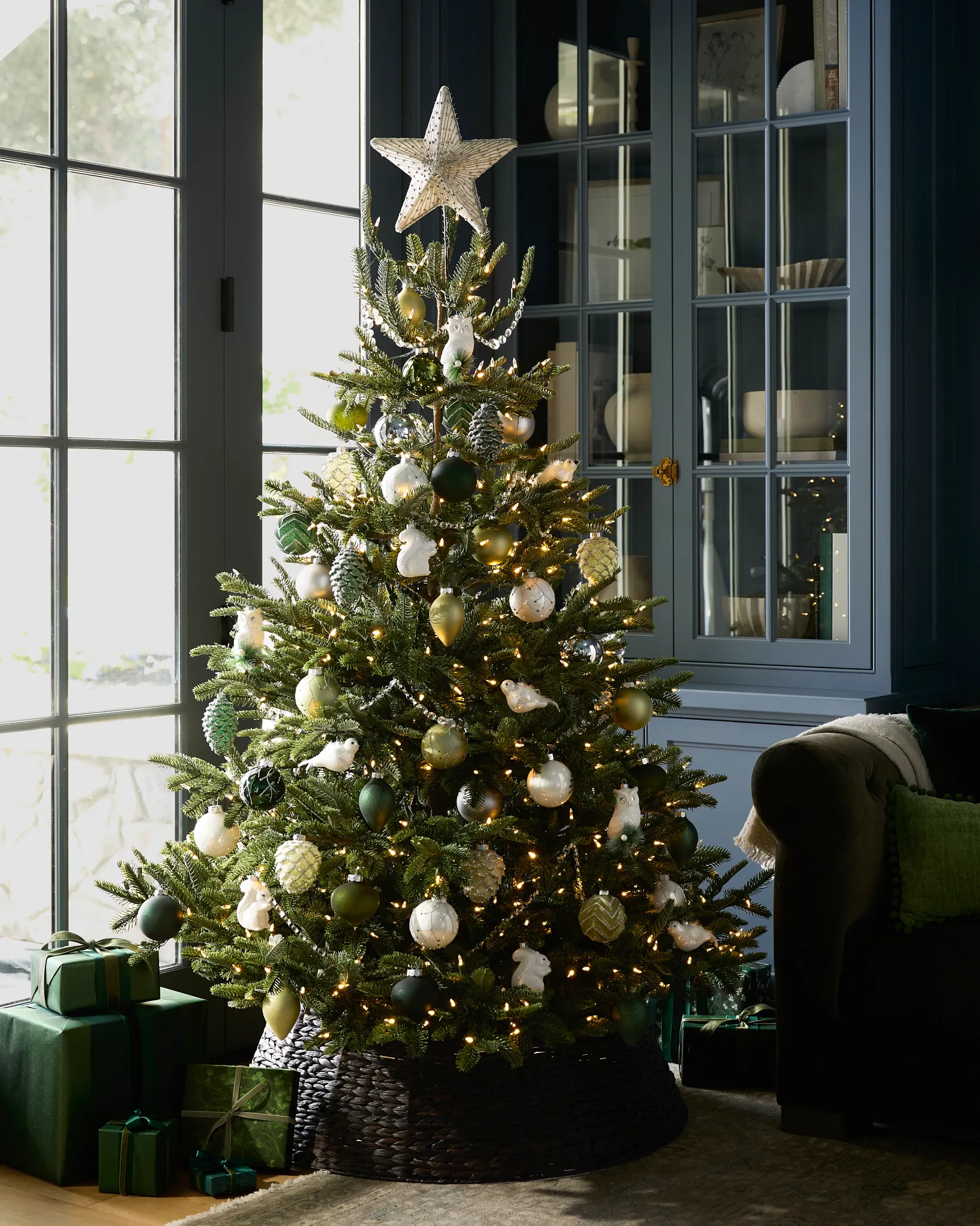 Knstliche Weihnachtsbume  Nordmanntannen | Balsam Hill