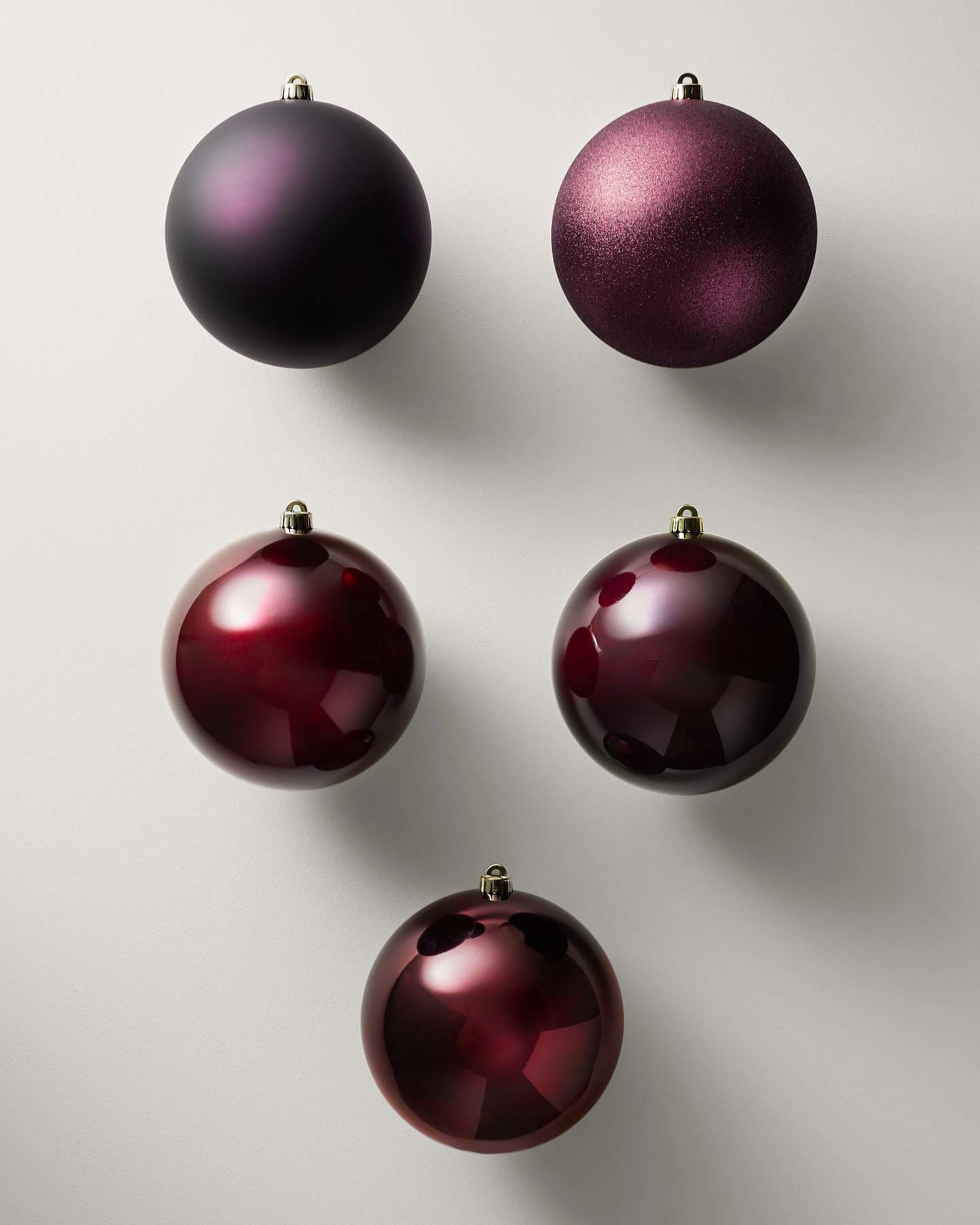 Balsam Hill 8 Inch Burgundy BH Signature Shatter Resistant Artificial Christmas Ornament Set
