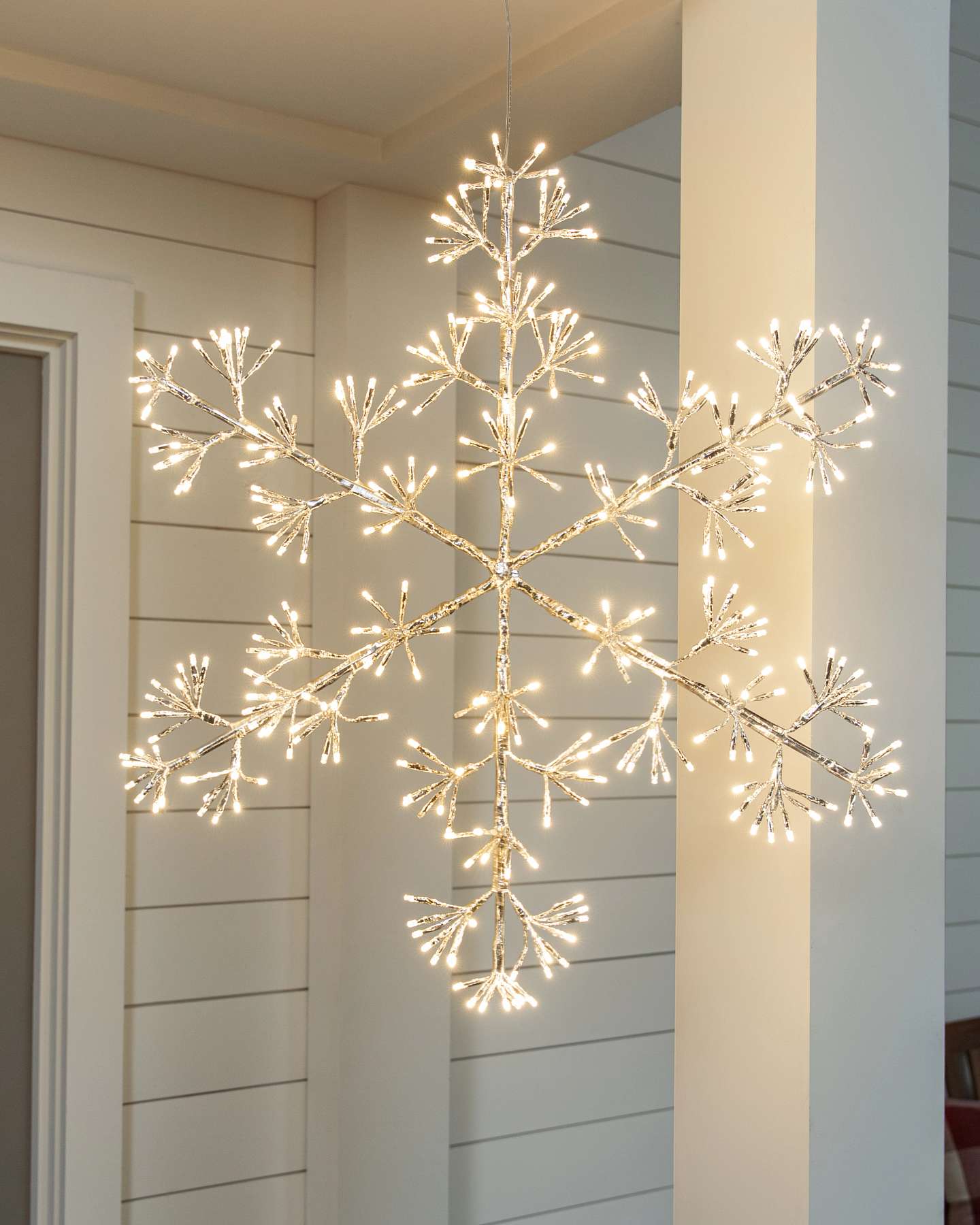 Balsam Hill Lit Winter Flurry Snowflake 32-Inch Product Showcase