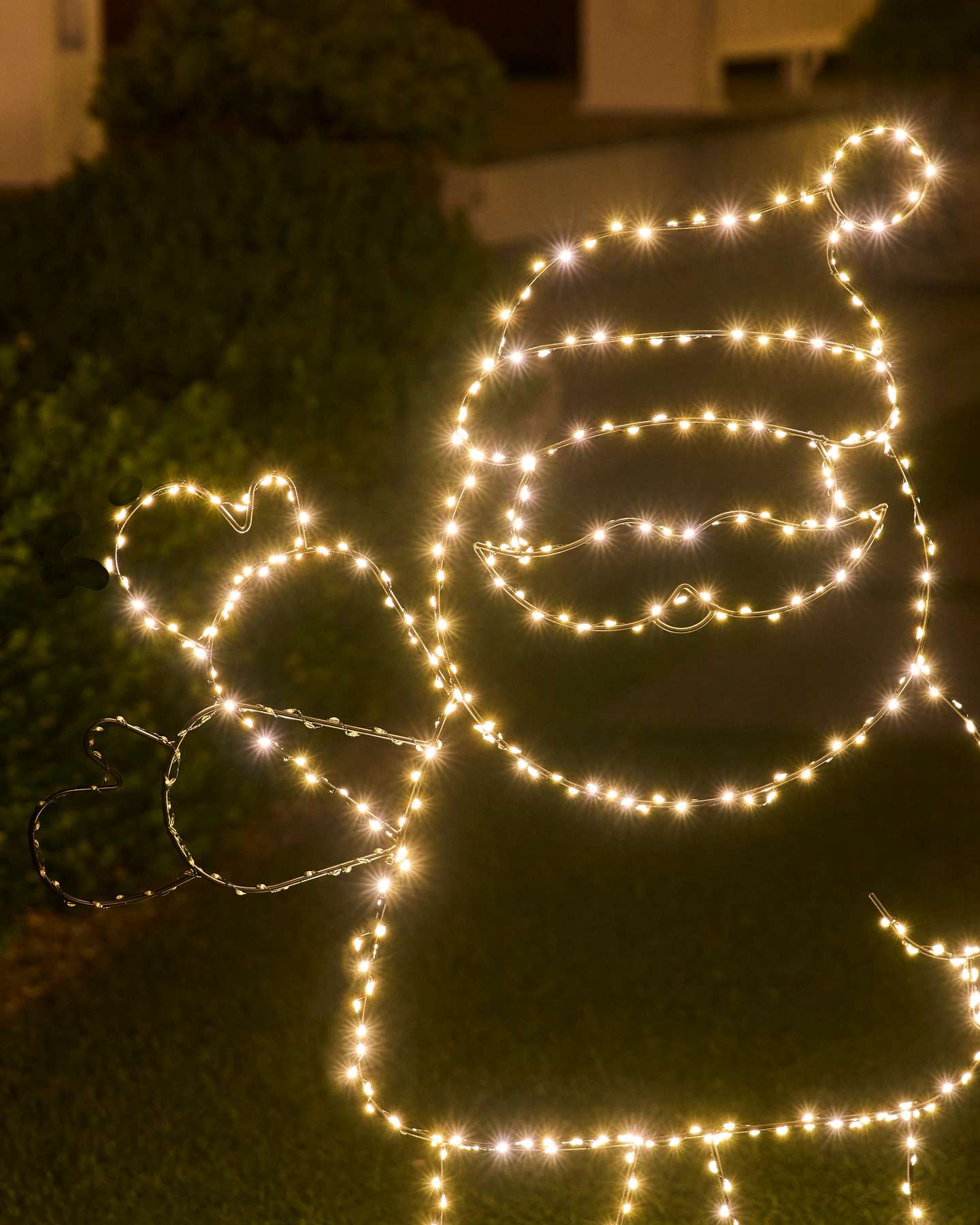 Outdoor Lit Waving Santa