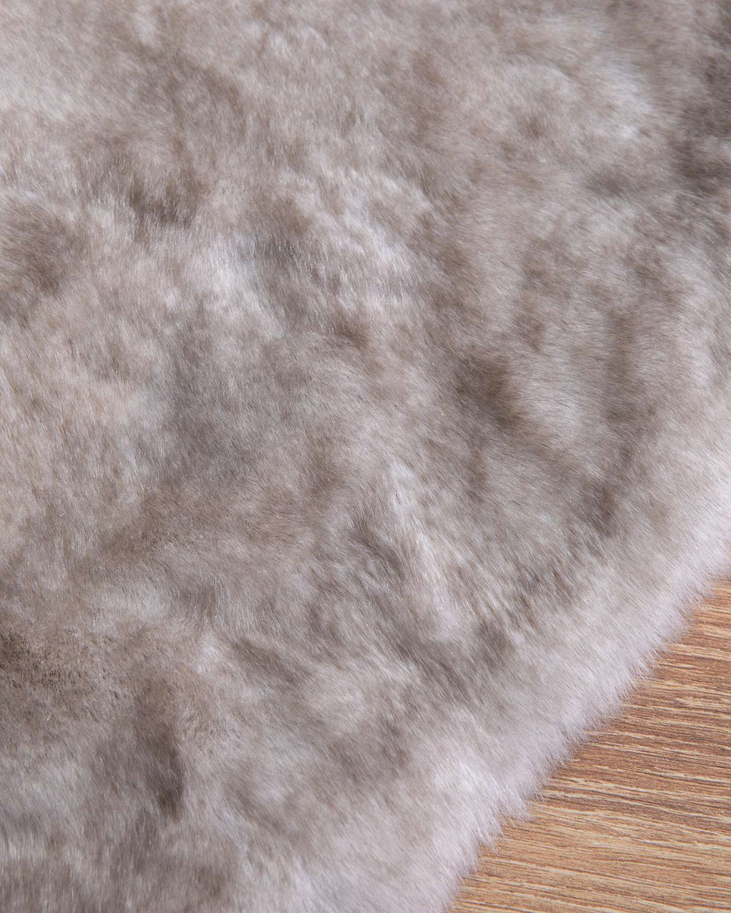 Balsam Hill Gray Lodge Faux Fur Artificial Christmas Tree Skirt 60-Inch Luxurious Soft Detail