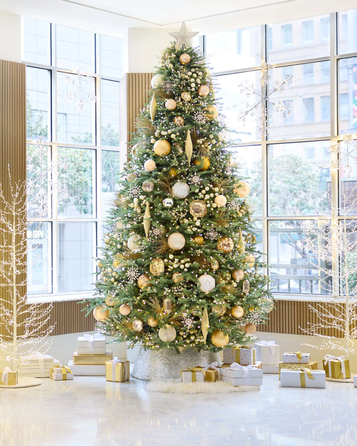 Balsam Hill Champagne Jewel Artificial Christmas Ornament Set with Seasonal Styling