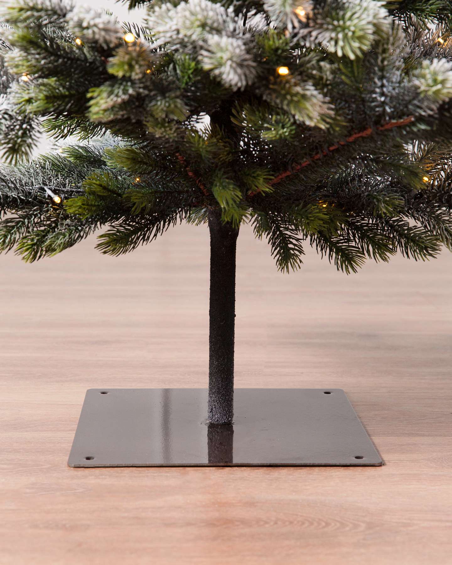 Balsam Hill Frosted Forest Pine Artificial Christmas Tree Stand Special Feature