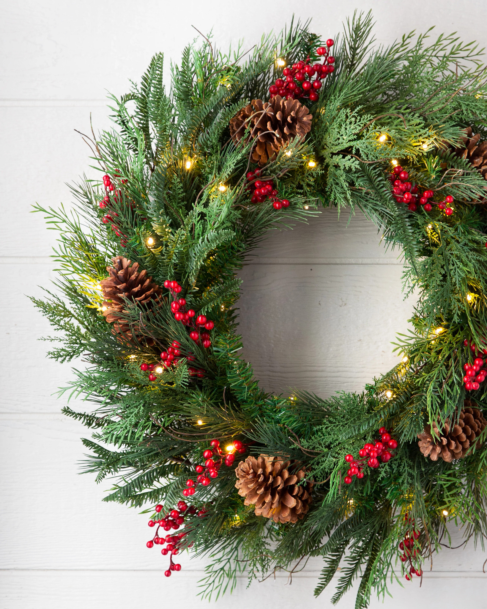 Outdoor Red Berry Pine Wreath