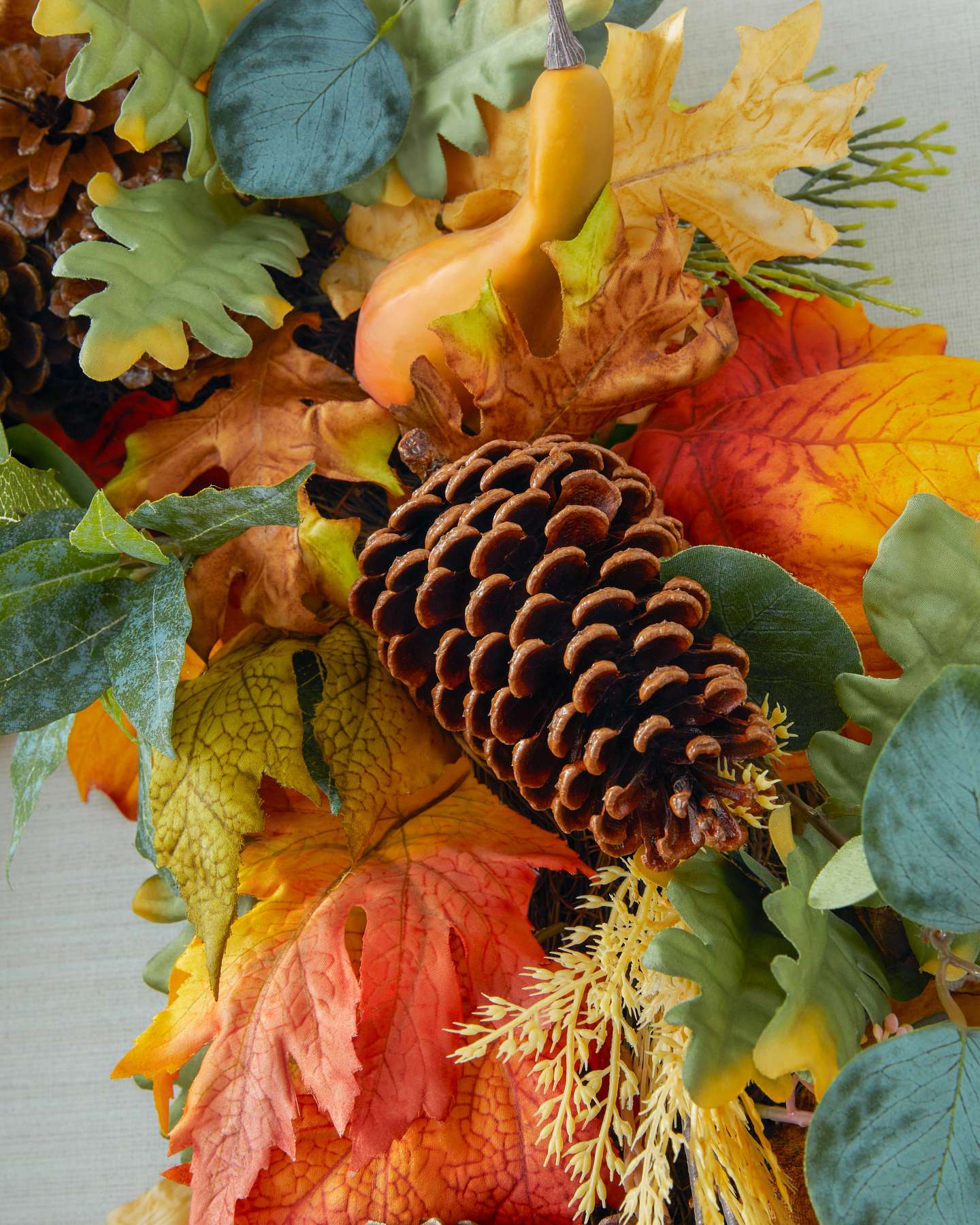 Balsam Hill Outdoor Countryside Pumpkin Grove Artificial Christmas Wreath Texture Close-Up