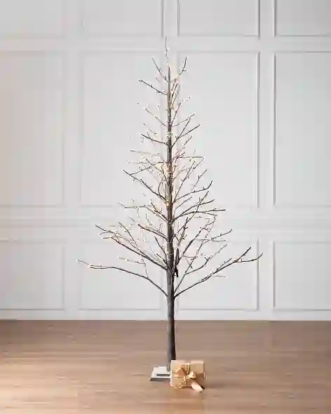 7英尺的雪枝LED树由Balsam Hill SSC设计欧宝体育com