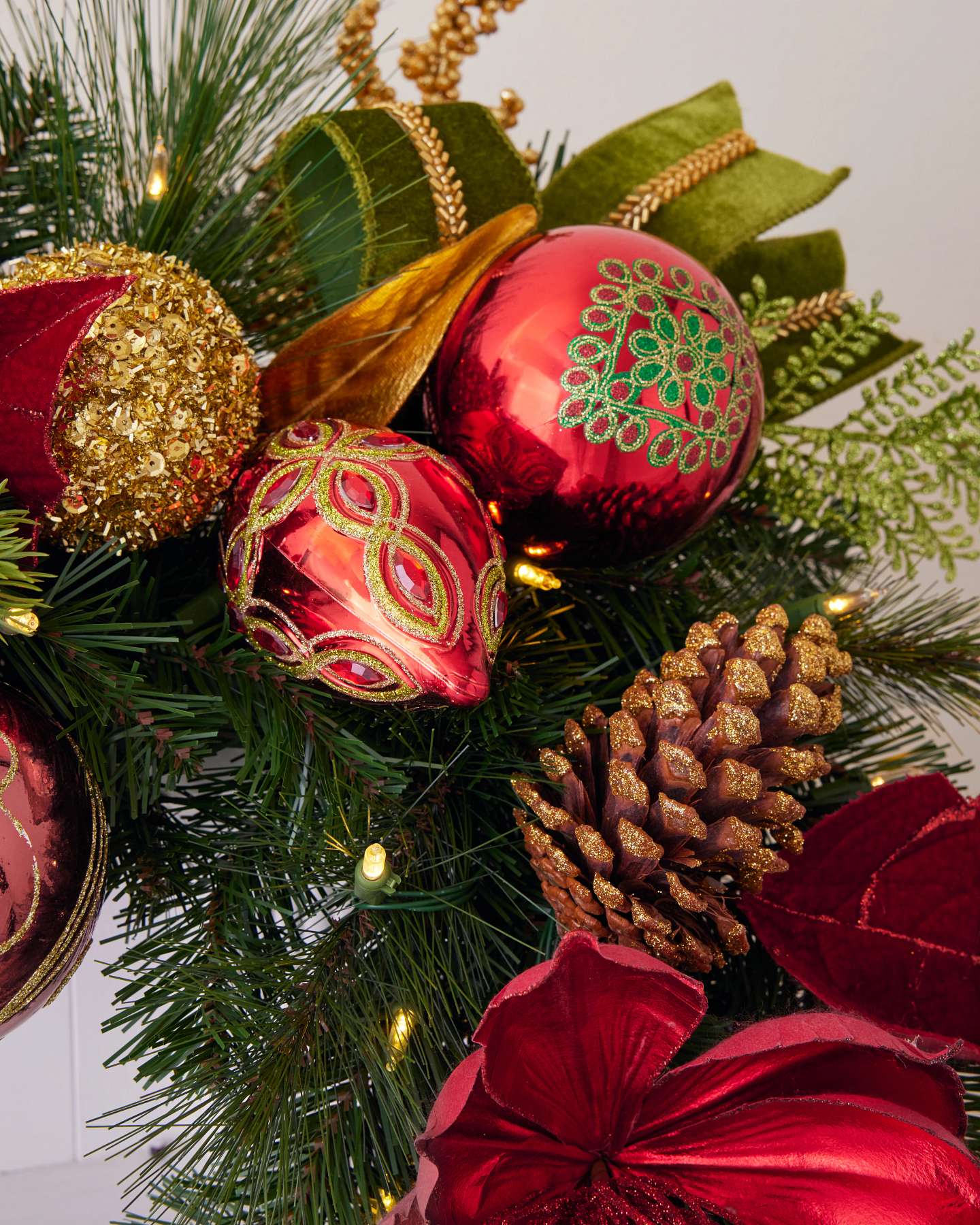 6' Outdoor Holiday Grandeur Garland
