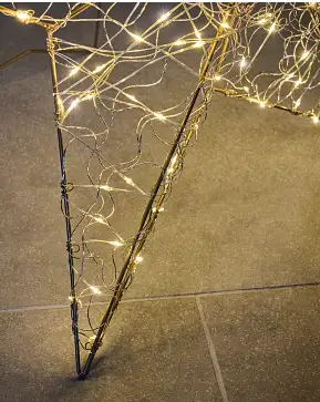 Outdoor Lit Twinkly Star Outdoor Lit Twinkly Star