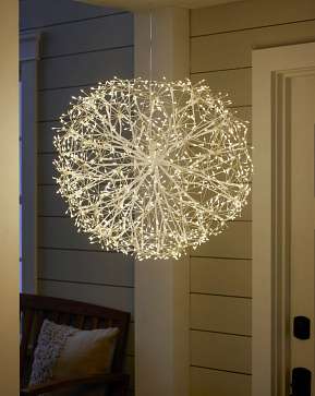 Beleuchtete Weihnachtsdekoration Lichterkugel für den Außenbereich in Weiß Beleuchtete Weihnachtsdekoration Lichterkugel für den Außenbereich in Weiß
