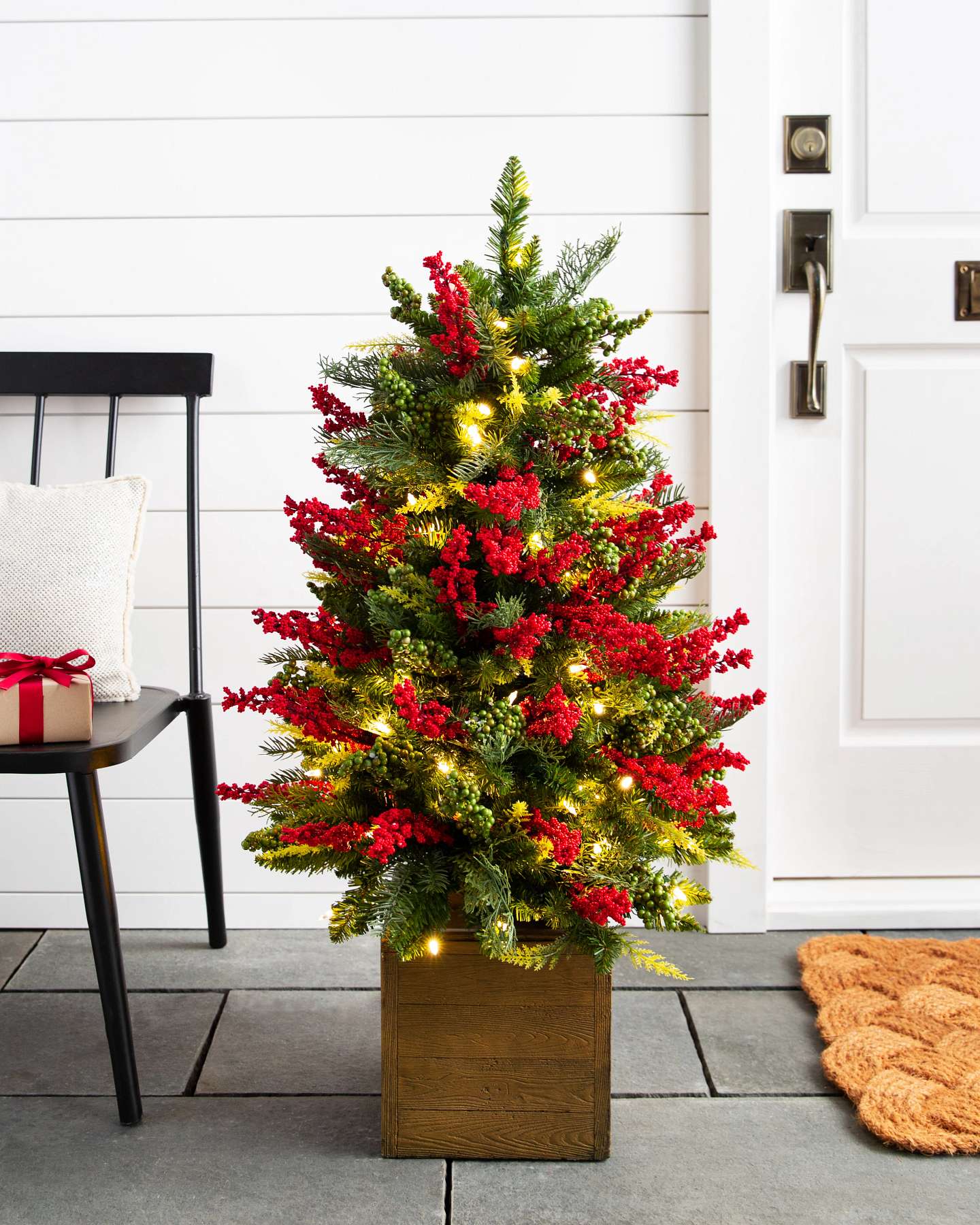 Balsam Hill Outdoor Berry Burst Potted Artificial Christmas Tree LED Display