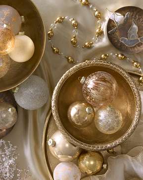 Golden Glow Glass Ornament Set Golden Glow Glass Ornament Set