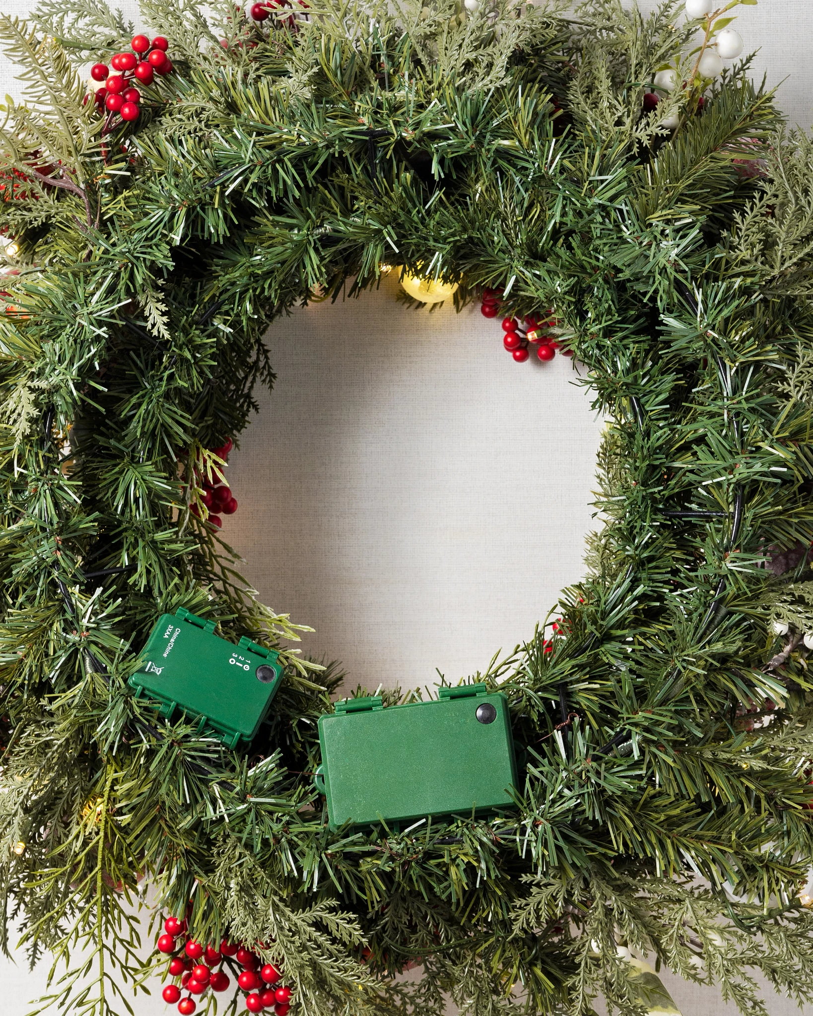 Outdoor Lit Nordic Splendor Artificial Christmas Wreath | Balsam Hill