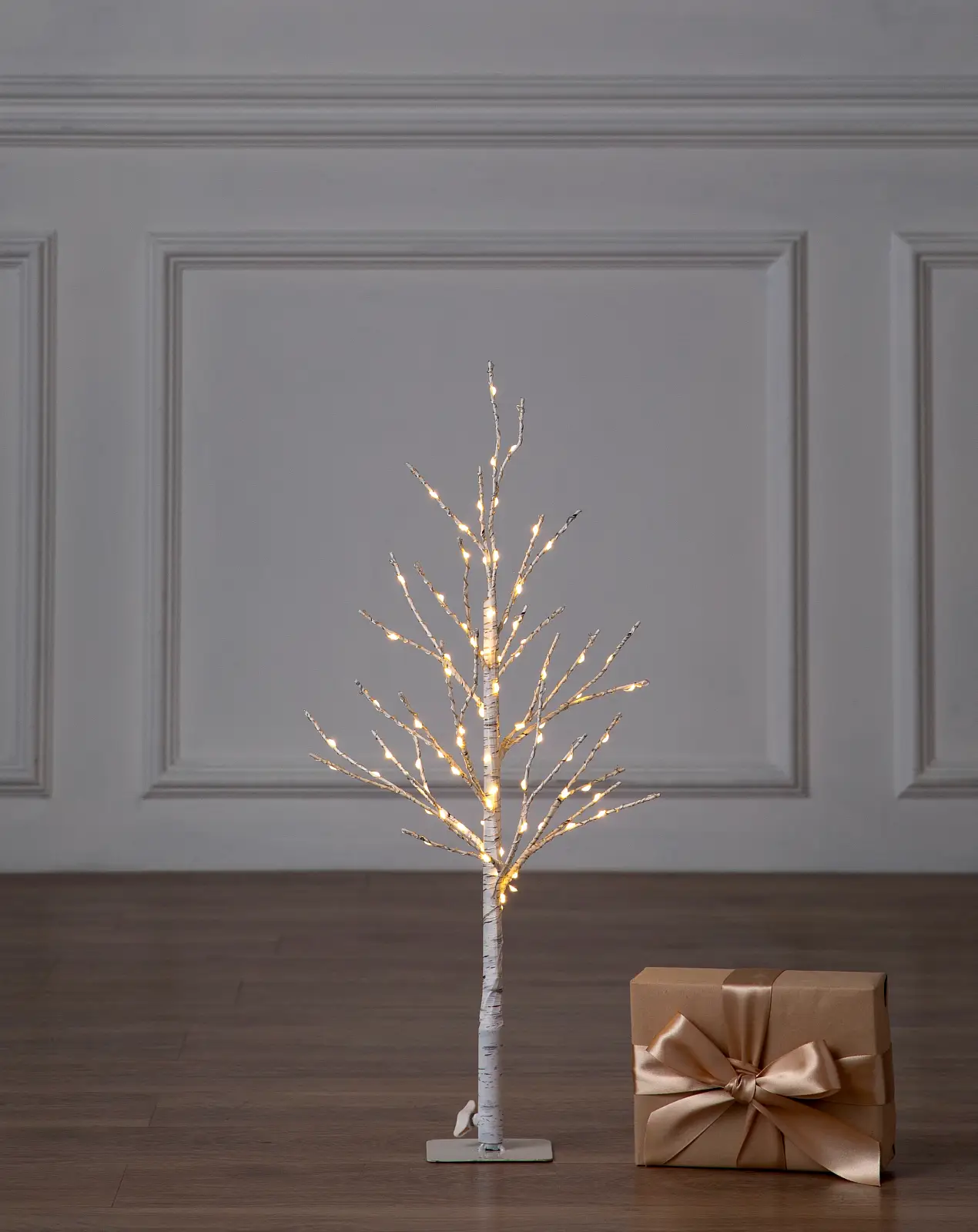 løfte op Vært for dommer LED Winter Birch Christmas Tree | Balsam Hill