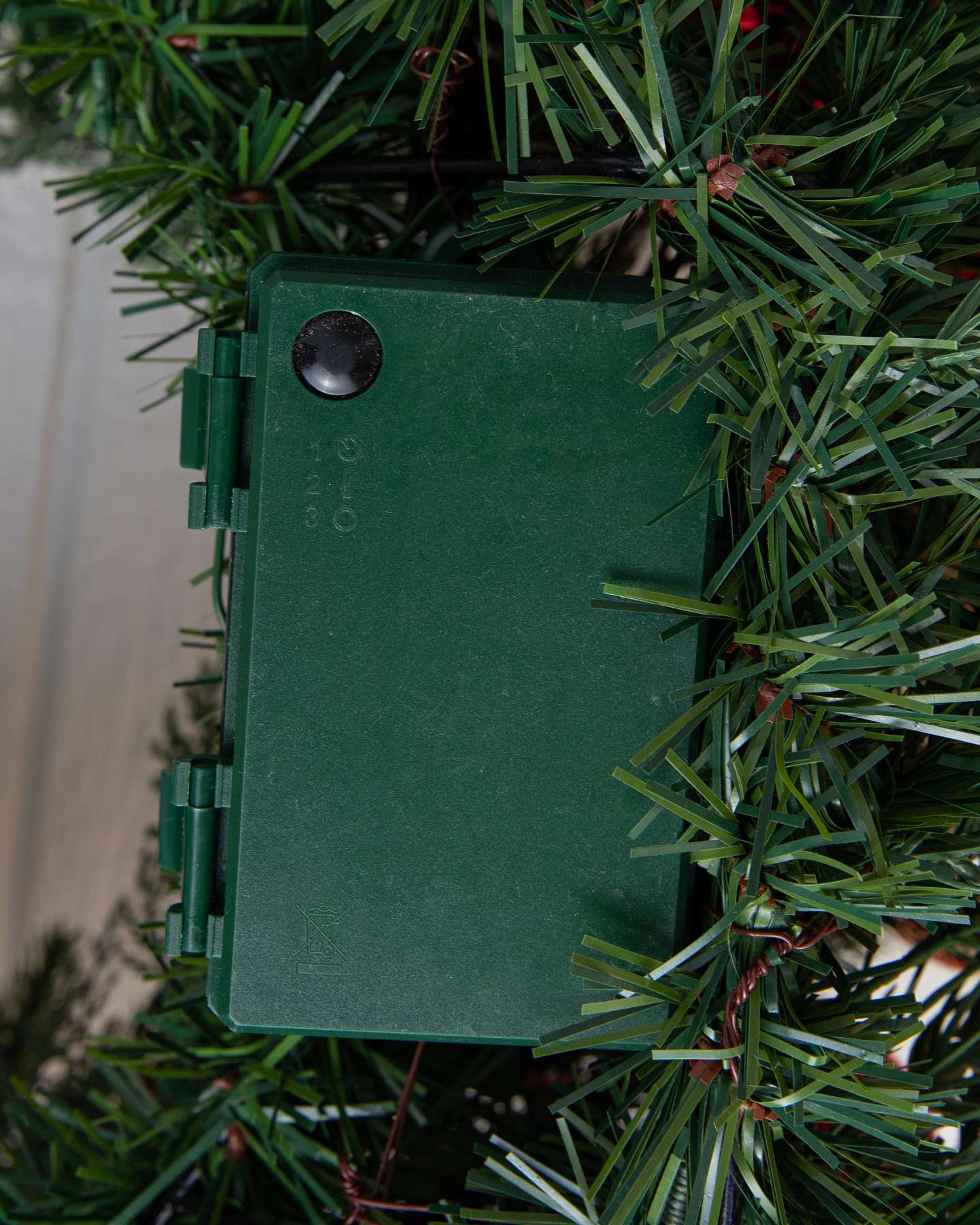 Balsam Hill Outdoor Christmas Charm Artificial Christmas Foliage Battery Compartment Special Feature