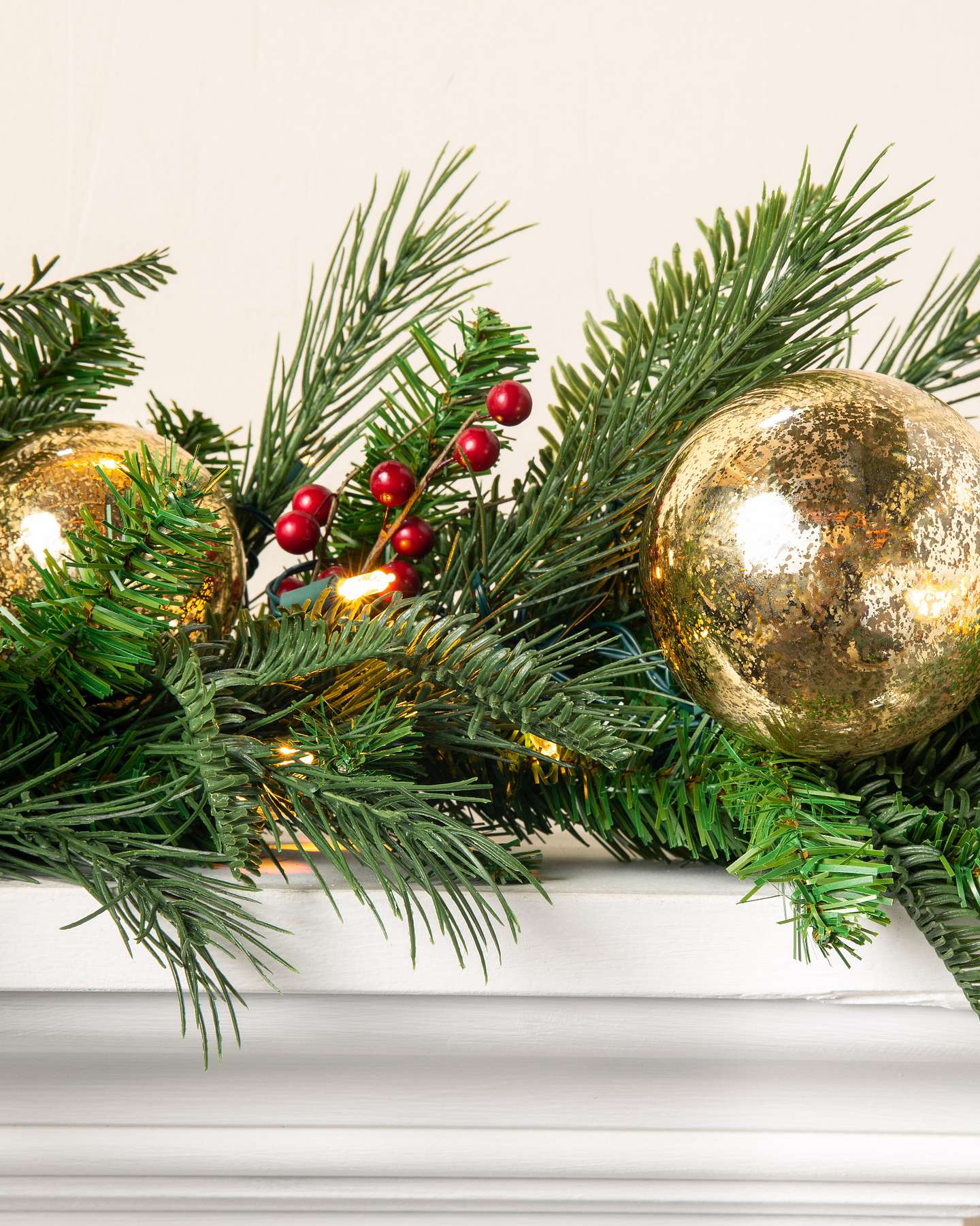 Balsam Hill Pine Peak Holiday LED Artificial Christmas Garland Closeup