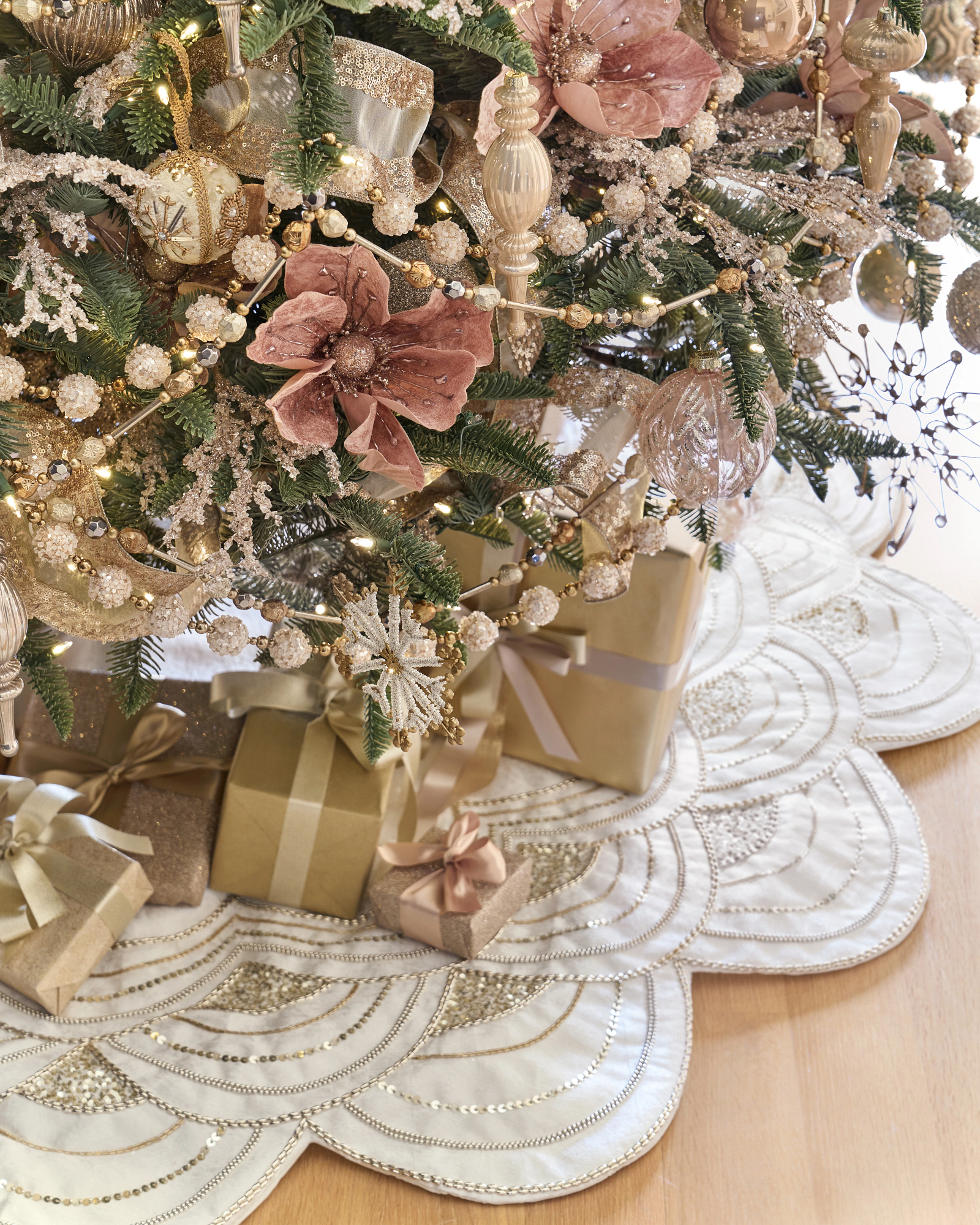 Antoinette Beaded Tree Skirt