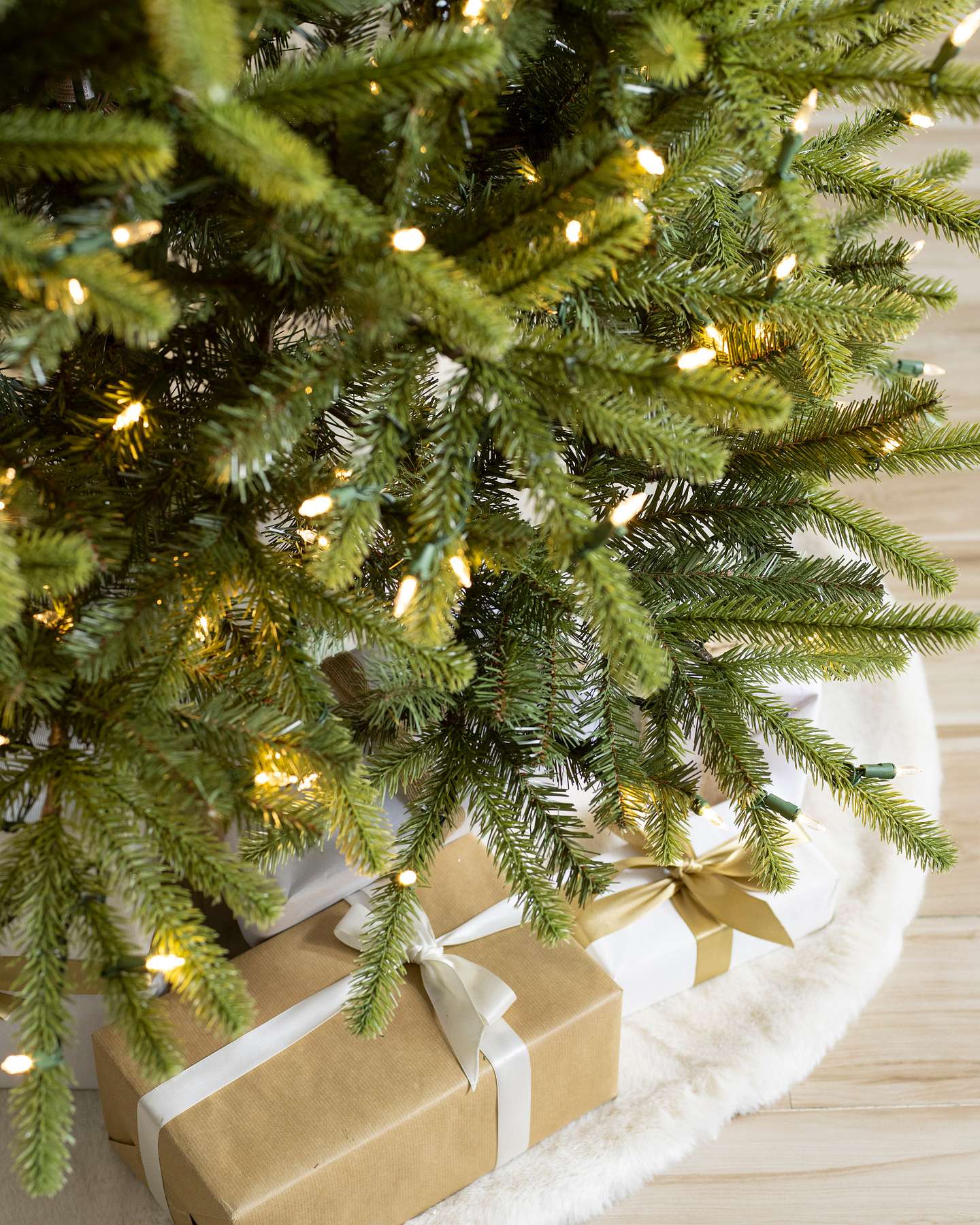 Grandview Fir LEDCA by Balsam Hill Closeup 20