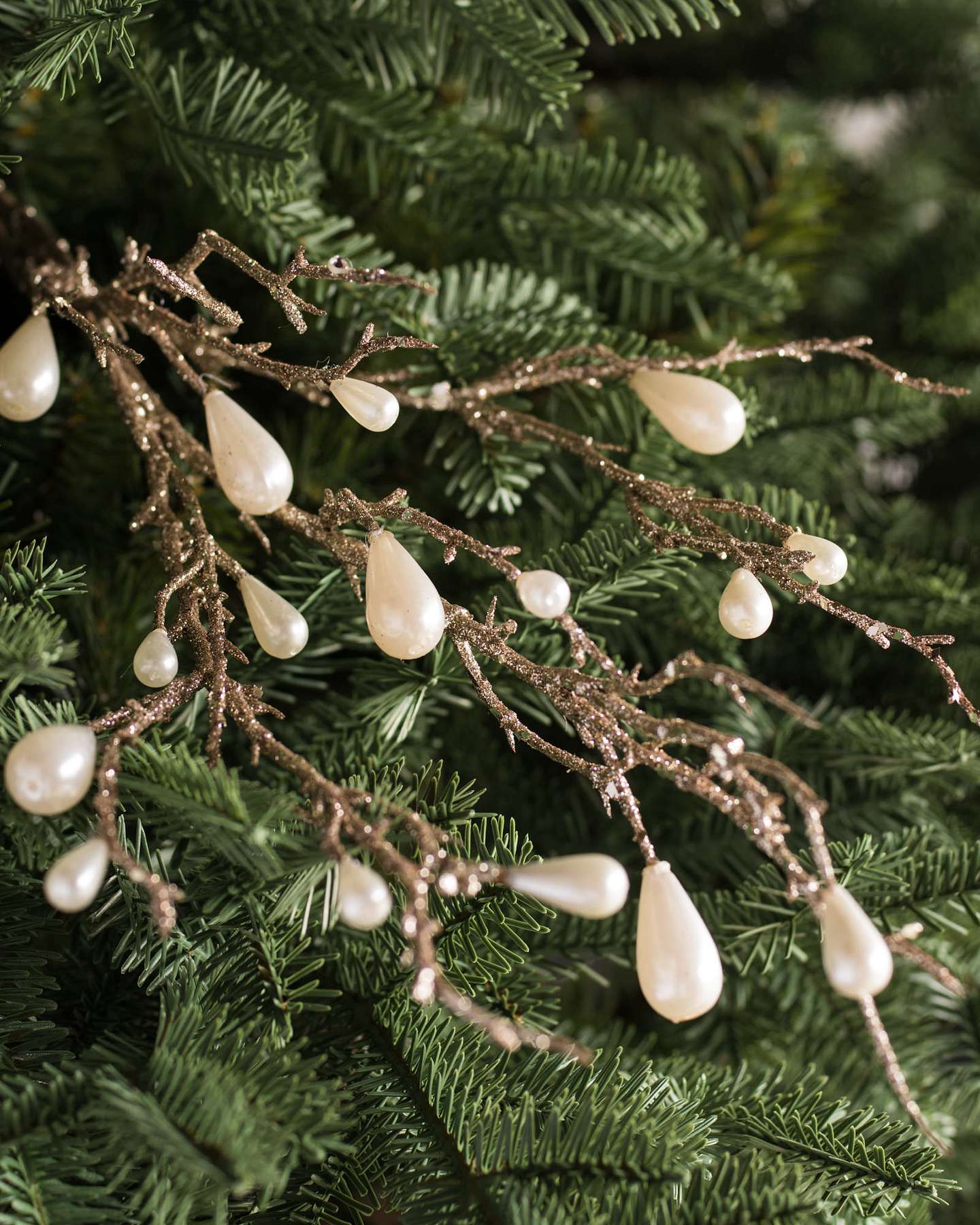 Balsam Hill Weihnachtszweige Glitzernde Eisblume | Bezaubernder festlicher Akzent