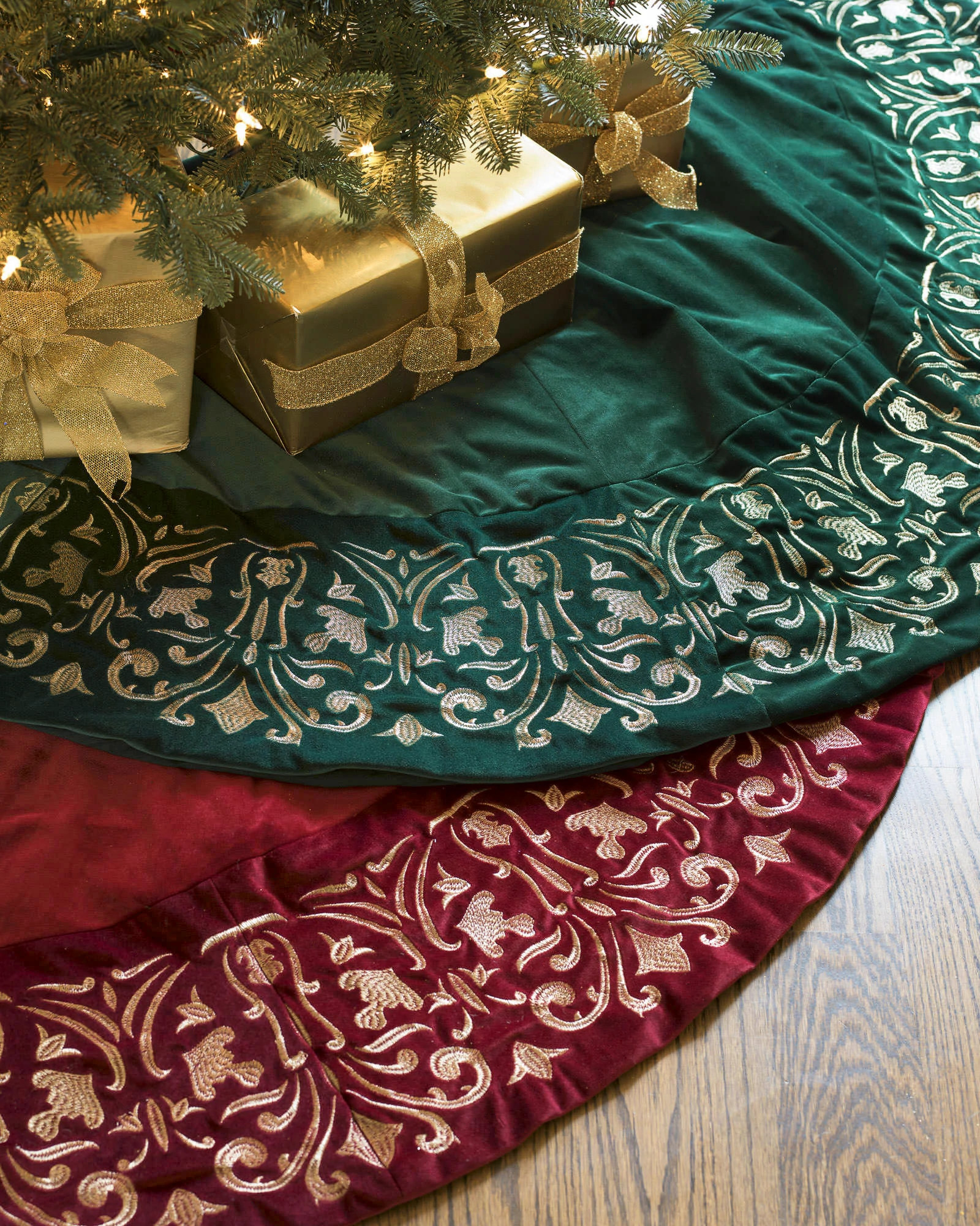Velvet Christmas Tree Skirt 