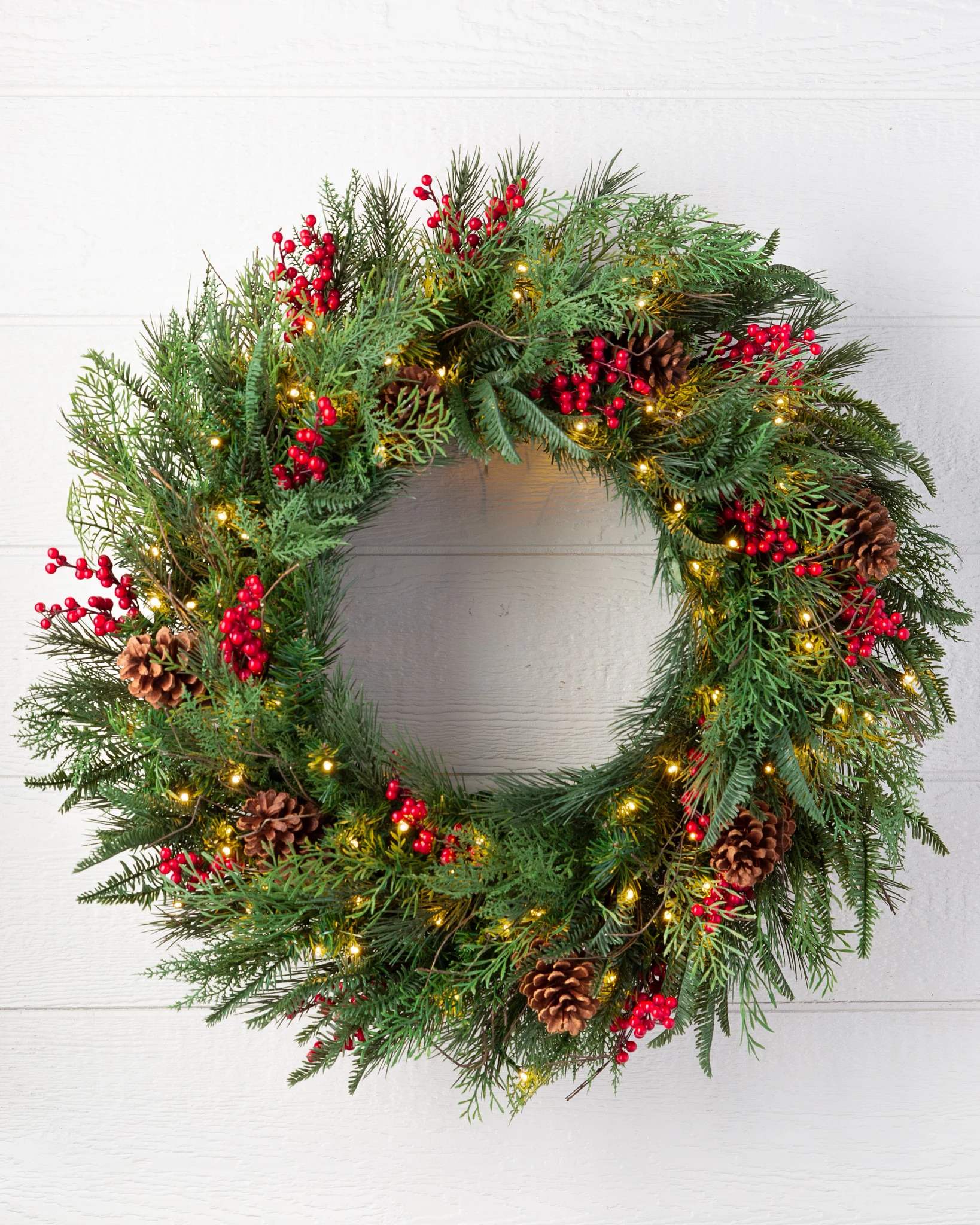 Outdoor Red Berry Pine Wreath