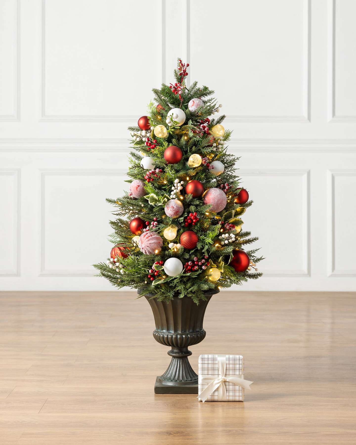 Balsam Hill 3.5-Foot Outdoor Lit Nordic Splendor Potted Tree SSC
