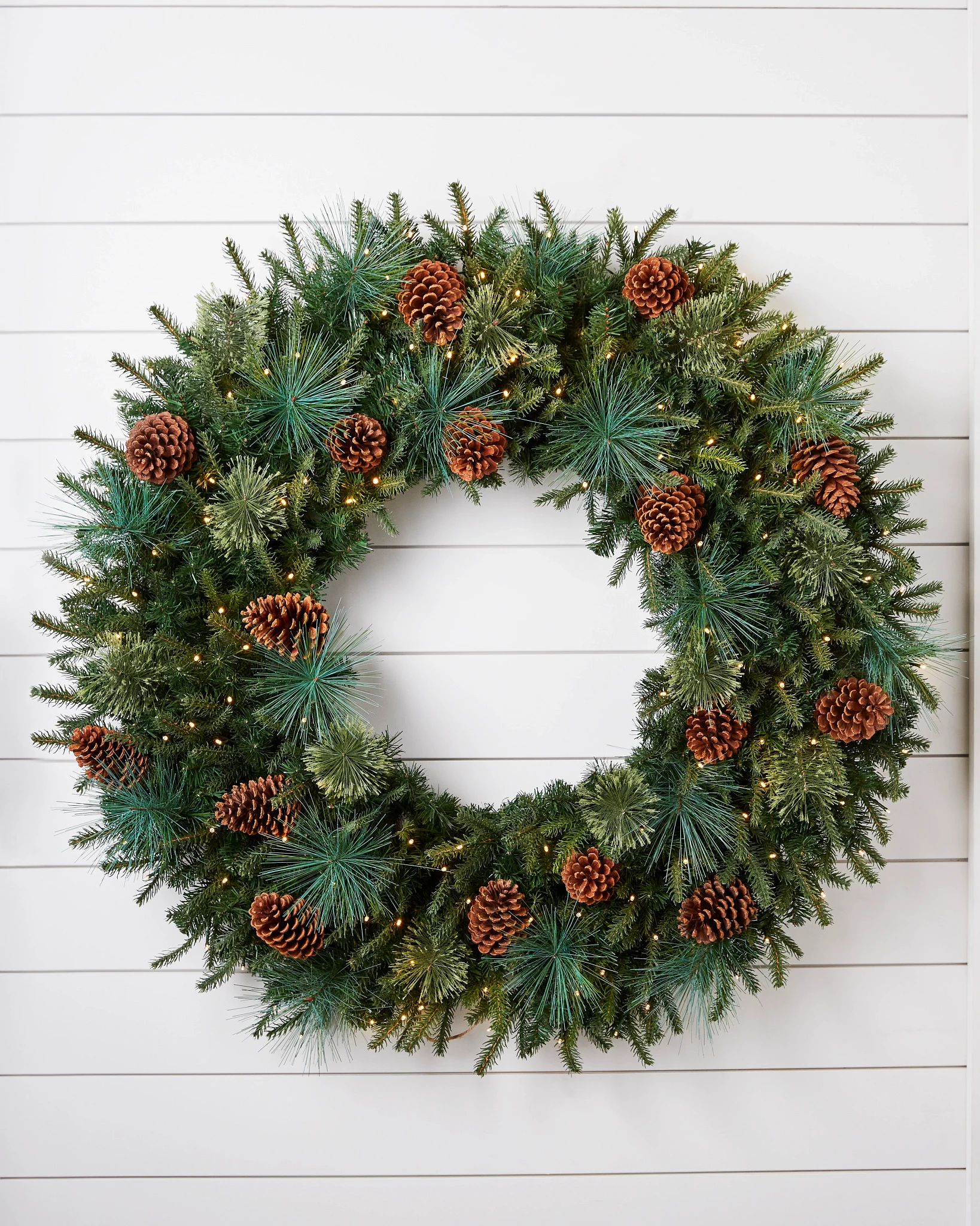 Outdoor Mixed Evergreen Wreath