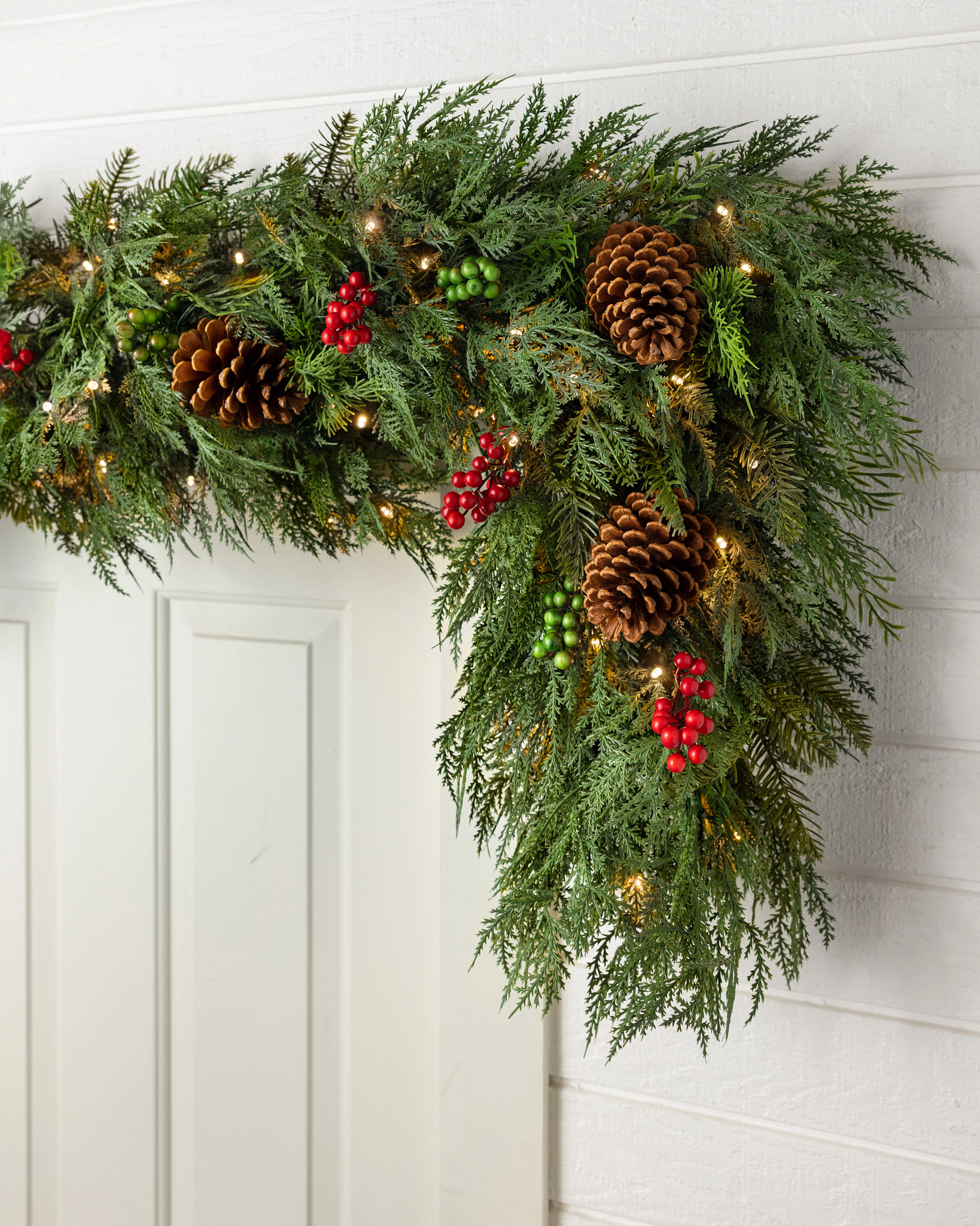 Outdoor Winter Evergreen Garland