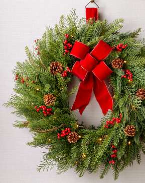 Outdoor Red Berry Pine Double-Sided Wreath Outdoor Red Berry Pine Double-Sided Wreath