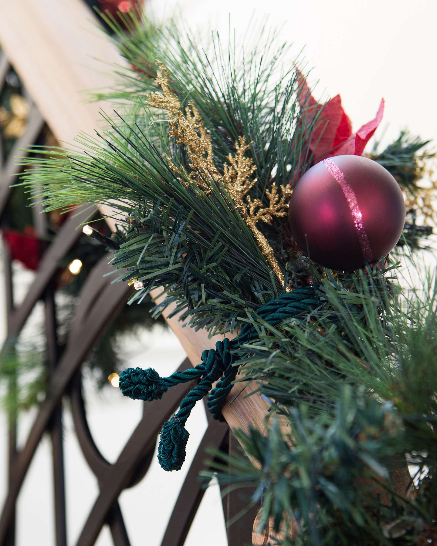 Balsam Hill Garland Ties Set of 6 Handrail Display with Artificial Christmas Garland