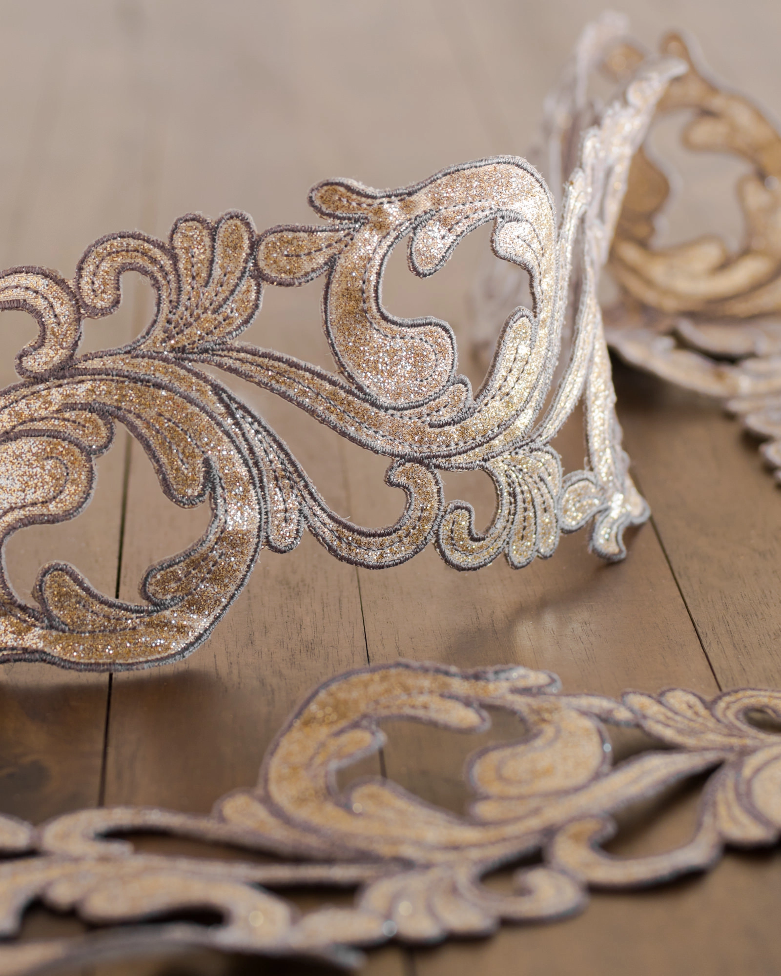 Champagne Victorian Cutout Christmas Tree Ribbon | Balsam Hill