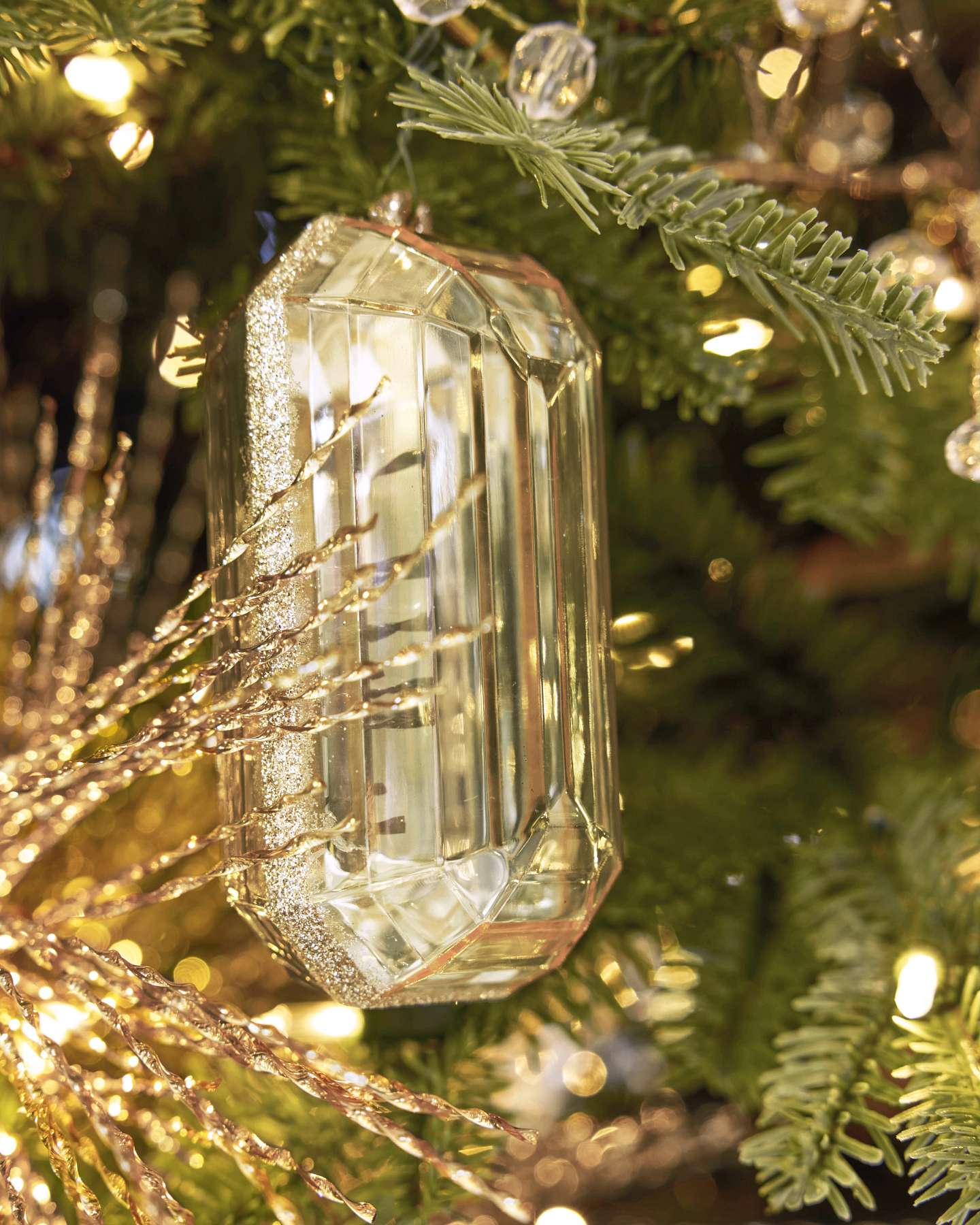 Balsam Hill Champagne Jewel Artificial Christmas Ornament Set with Festive Decor