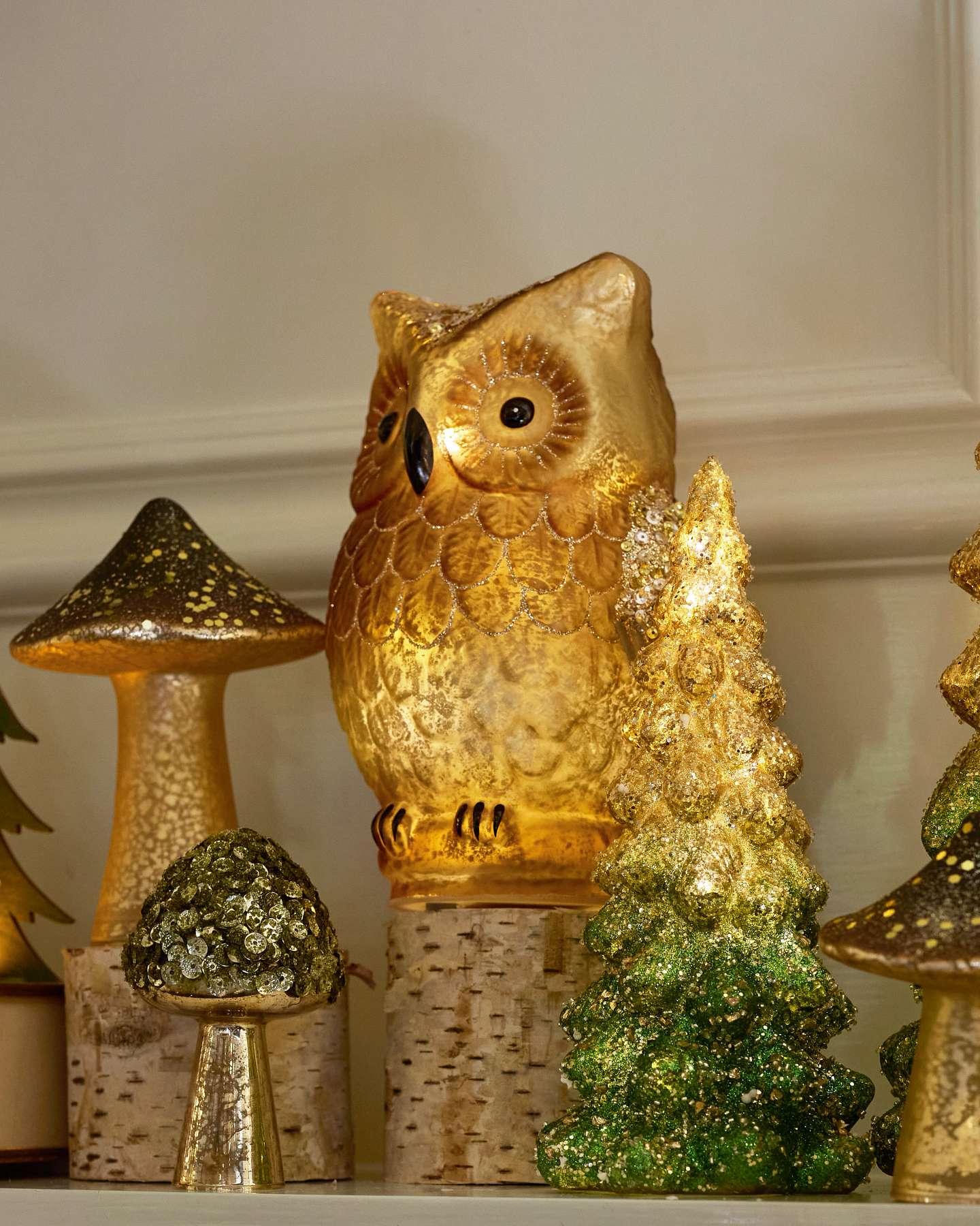 Balsam Hill 7-Inch Lit Woodland Glass Owl Closeup