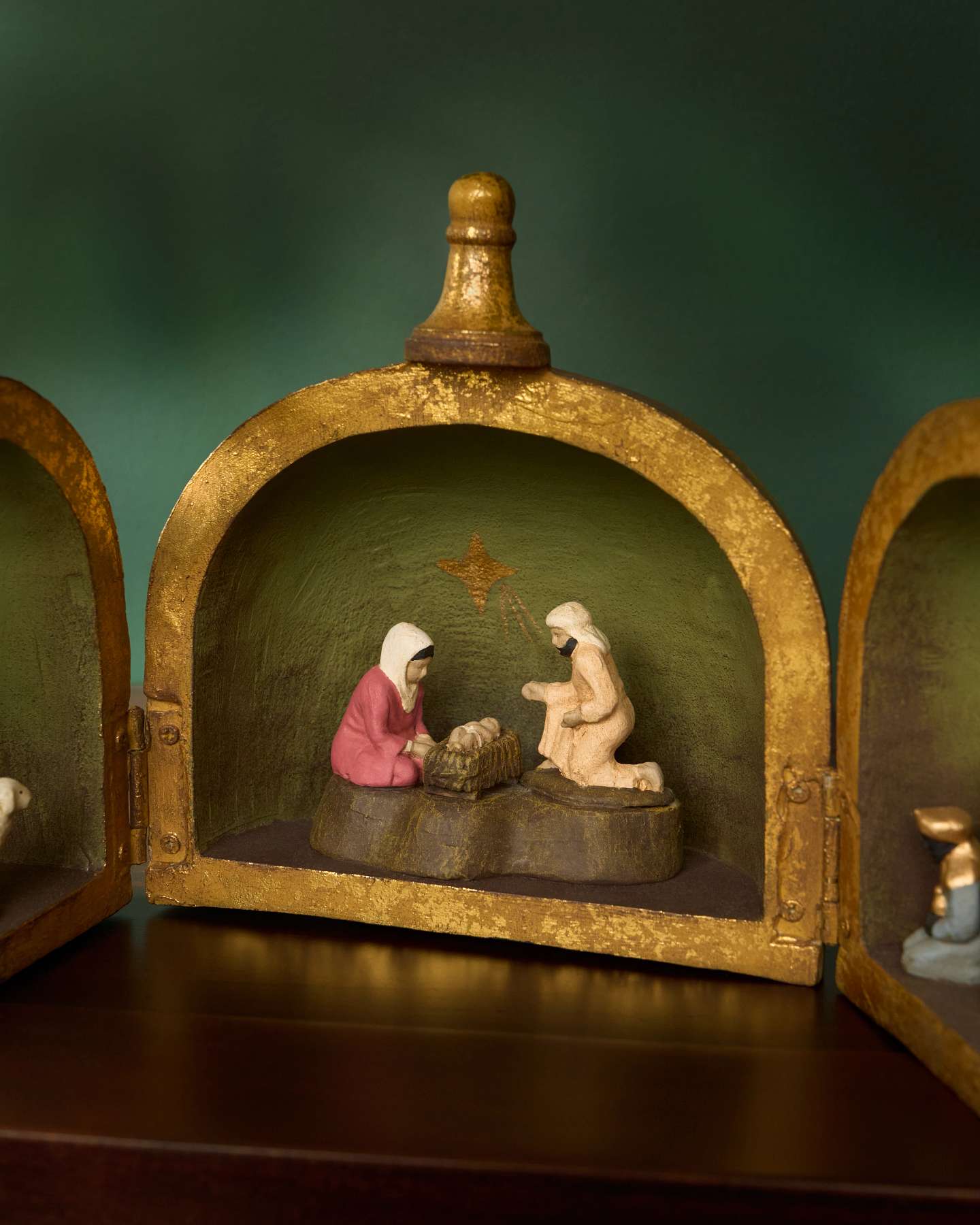 Antiqued Dome Nativity Set