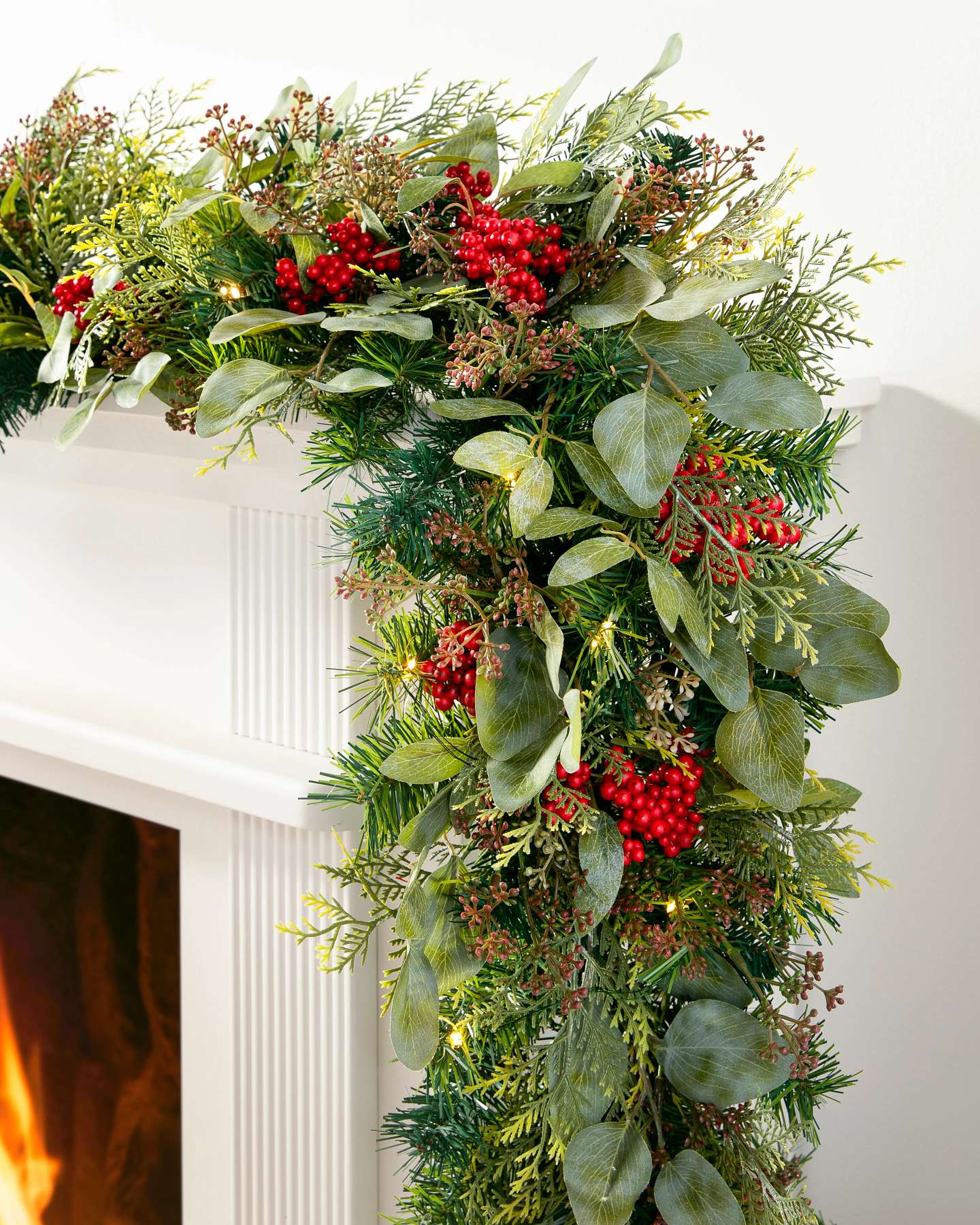Balsam Hill Winter Meadow Artificial Christmas Garland 120-Inch LED Display