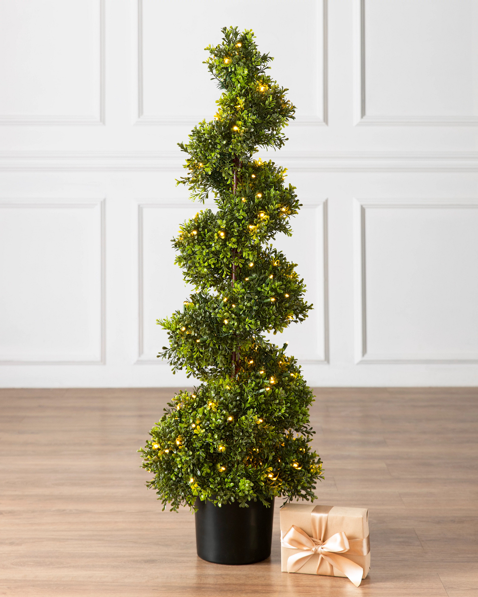Outdoor Christmas Topiary Trees