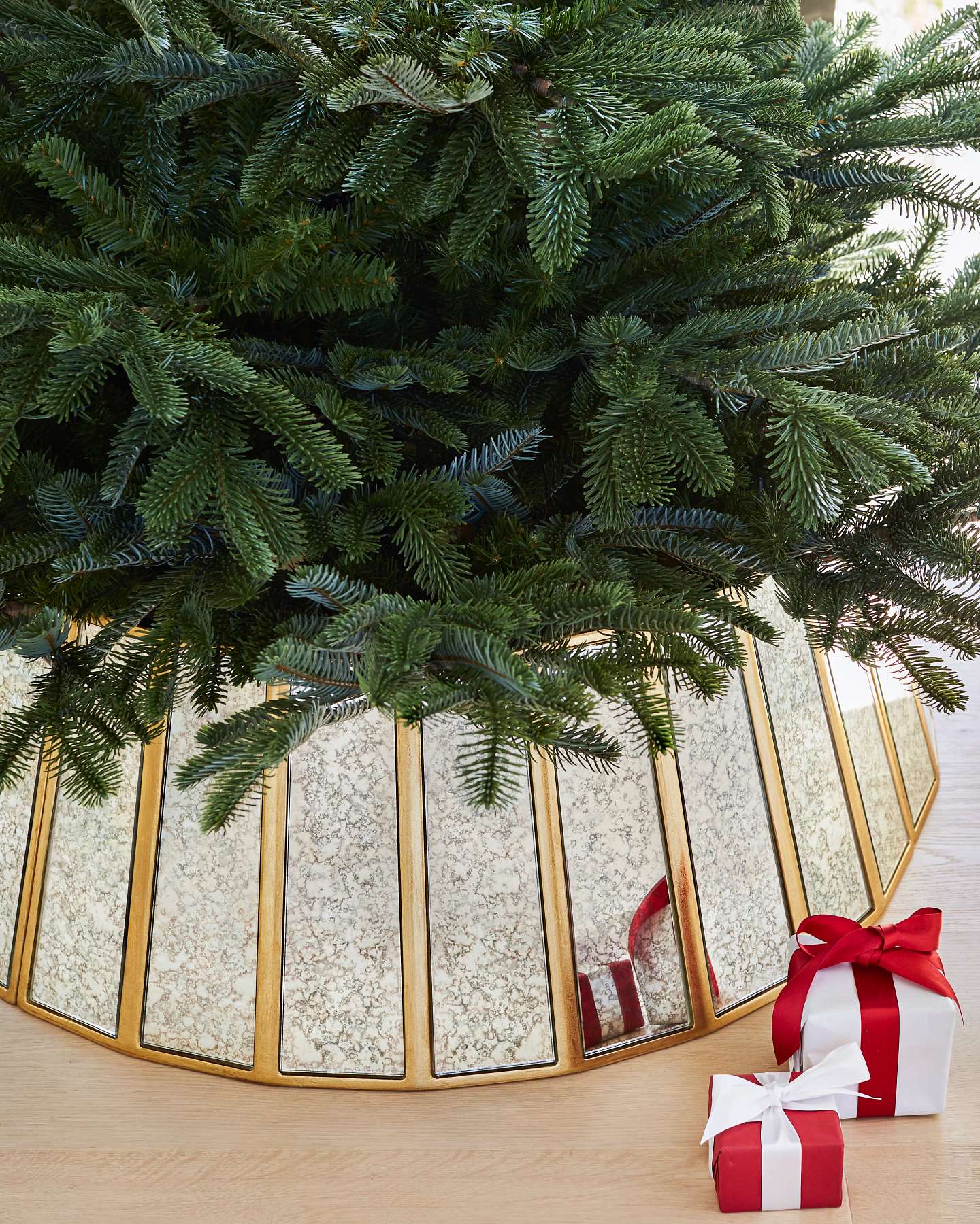 Cache-pied de sapin en miroir vieilli