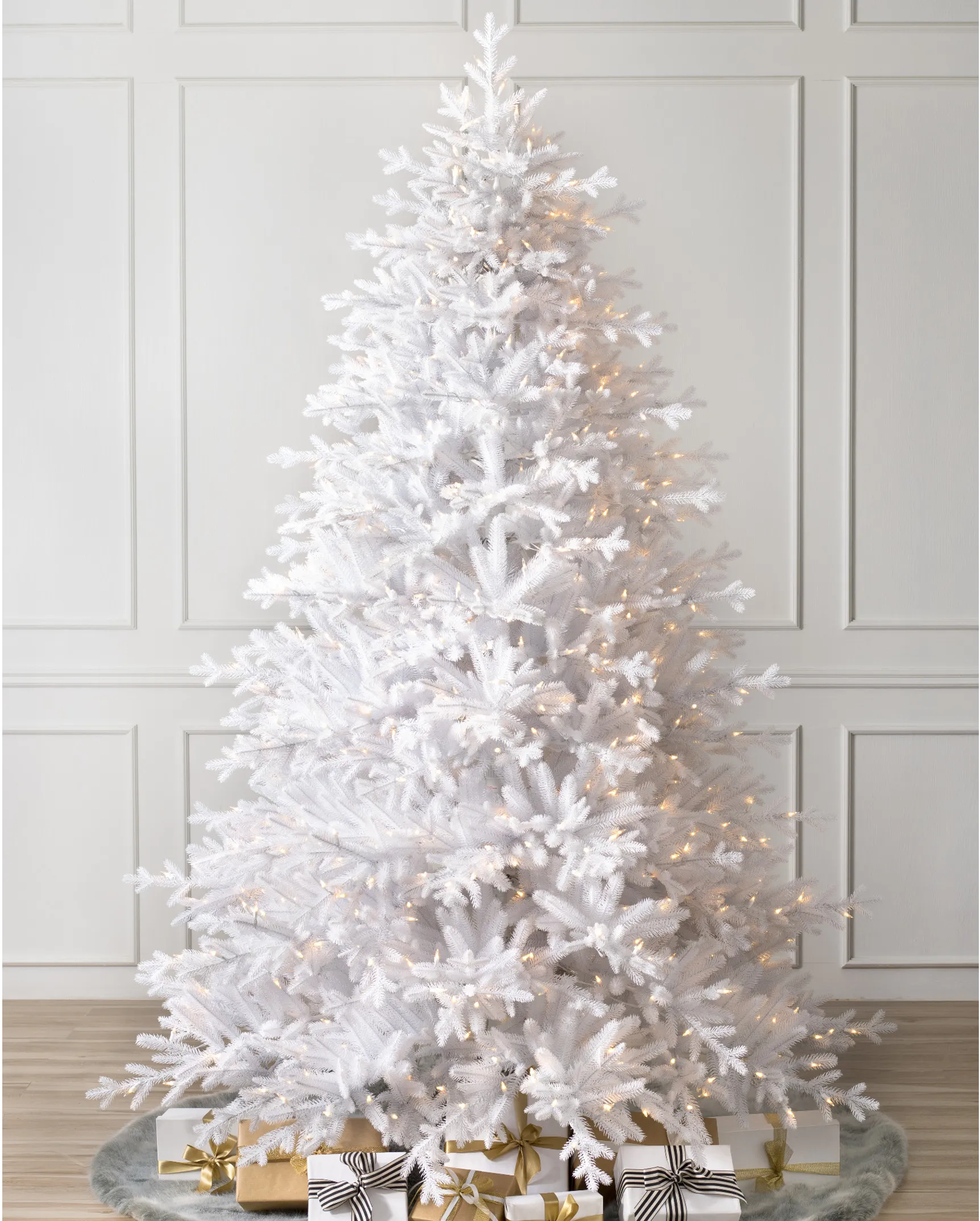 How To Make A White Christmas Tree The Centerpiece Of Your Holiday Decor