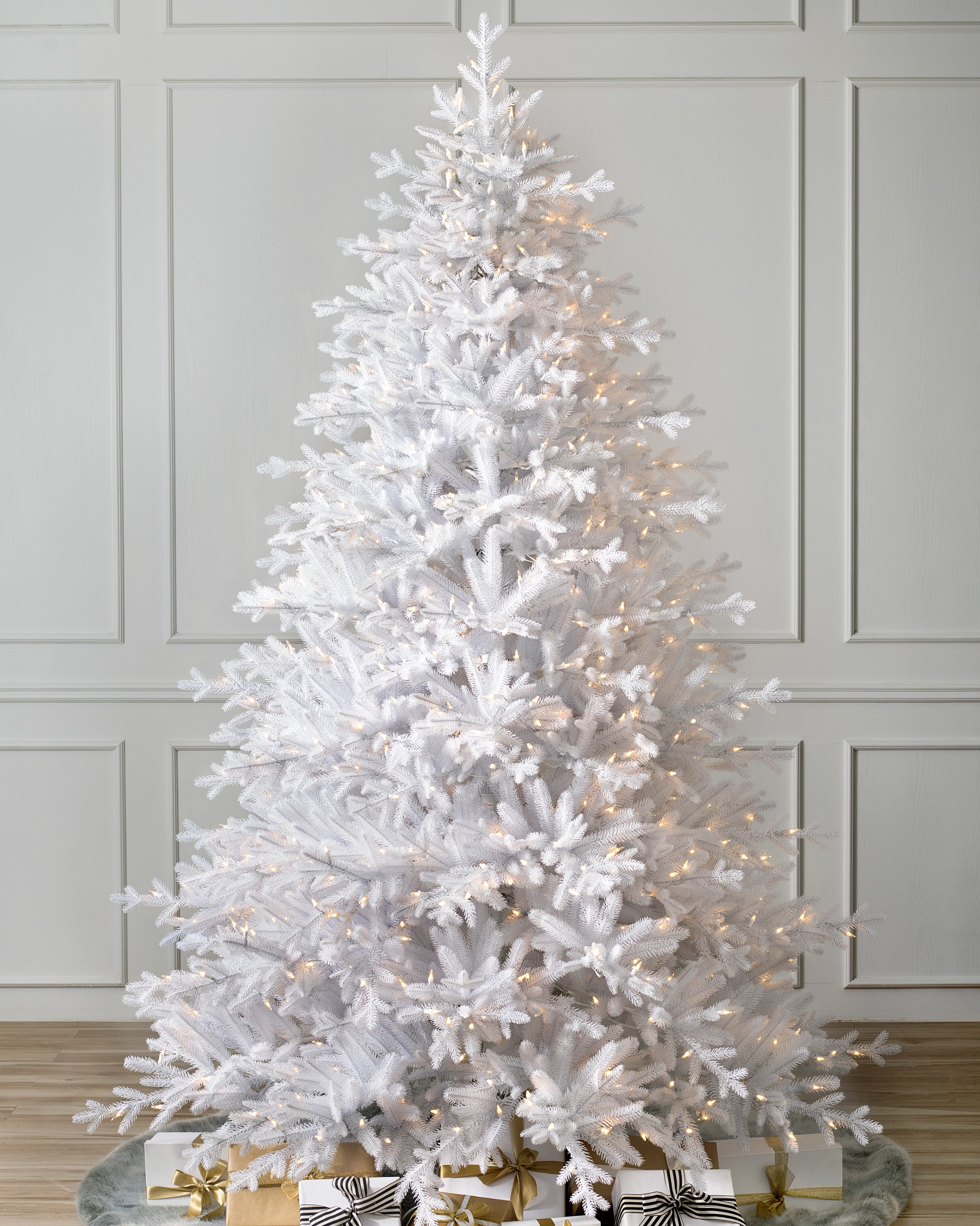 Artificial white christmas trees with lights deals