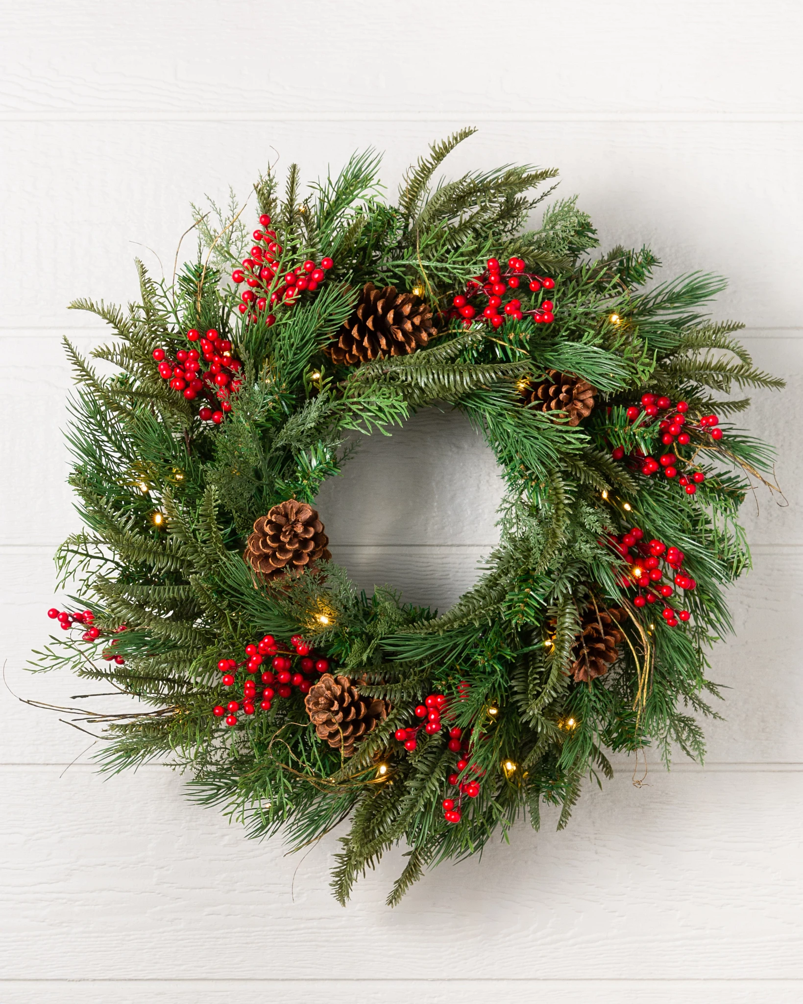 Outdoor Red Berry Pine Wreath
