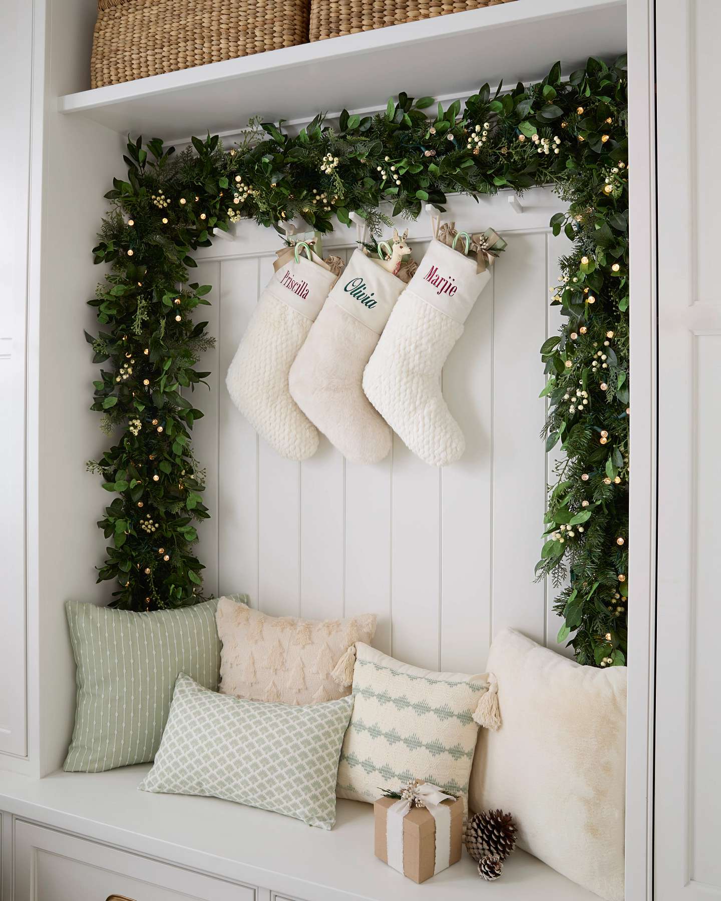 Outdoor White Berry Cypress Garland