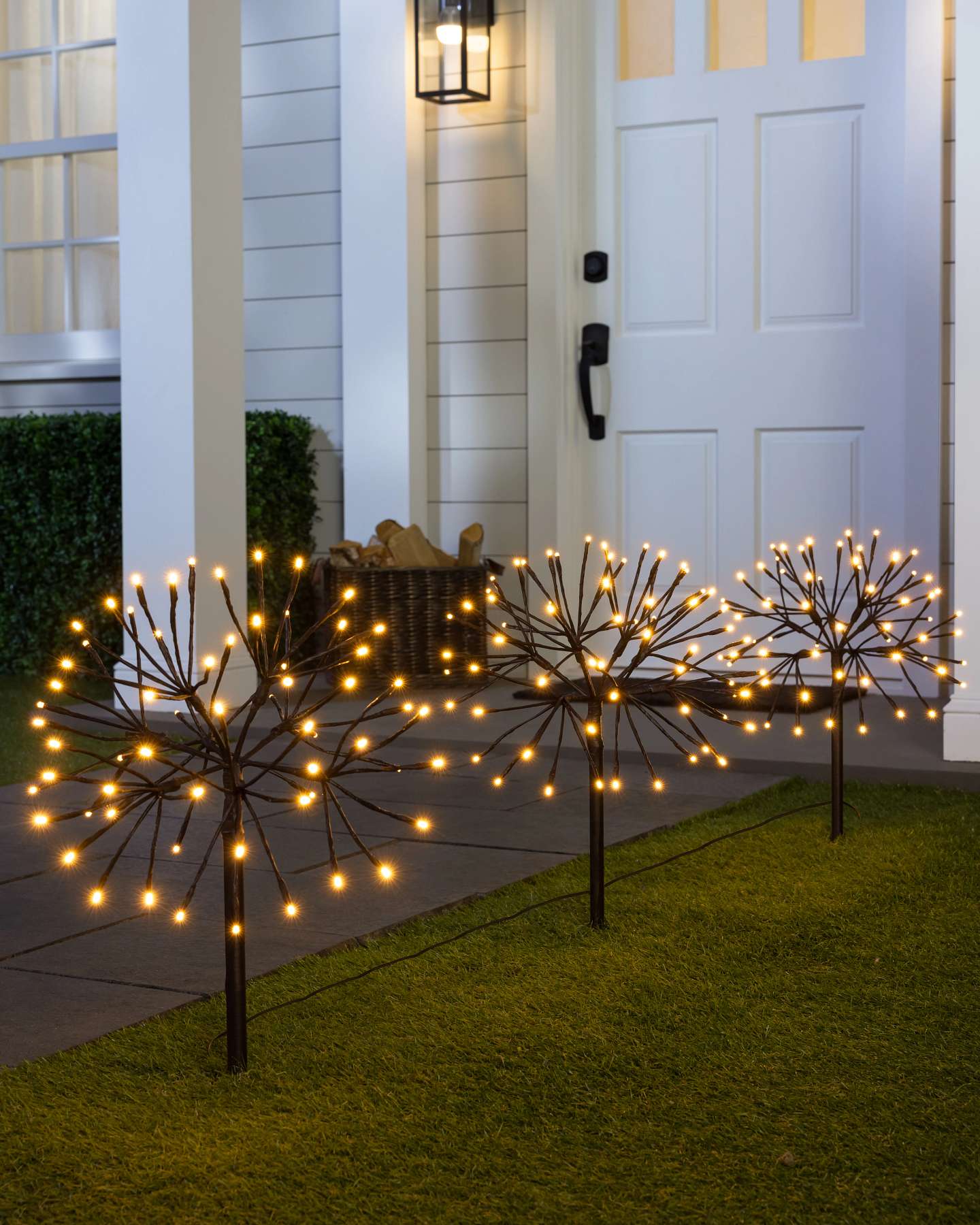 Balsam Hill Outdoor Starburst Pathway Lights Set of 3 Product Display
