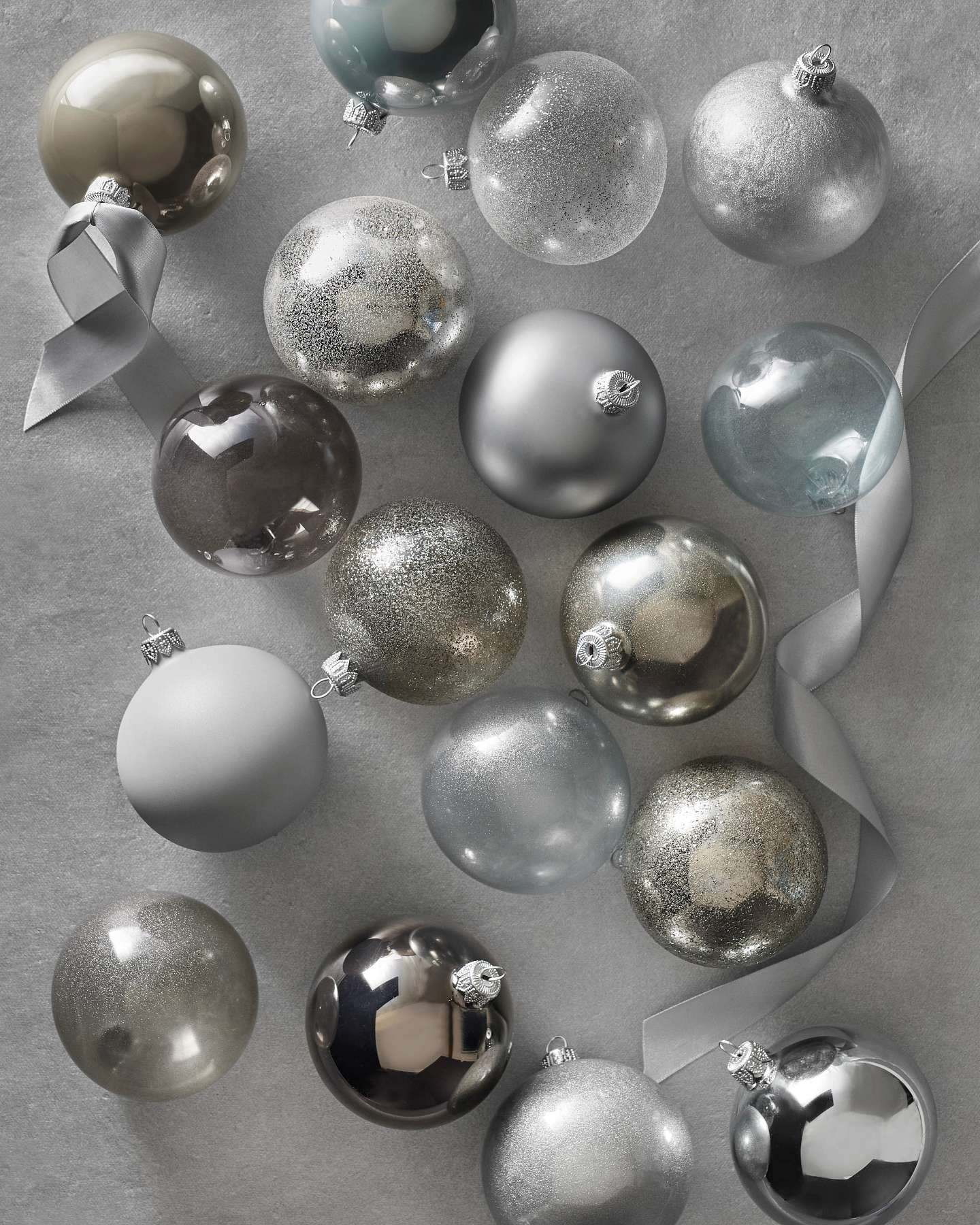Balsam Hill Essentials Tonal Bauble Set Soft Winter Hues