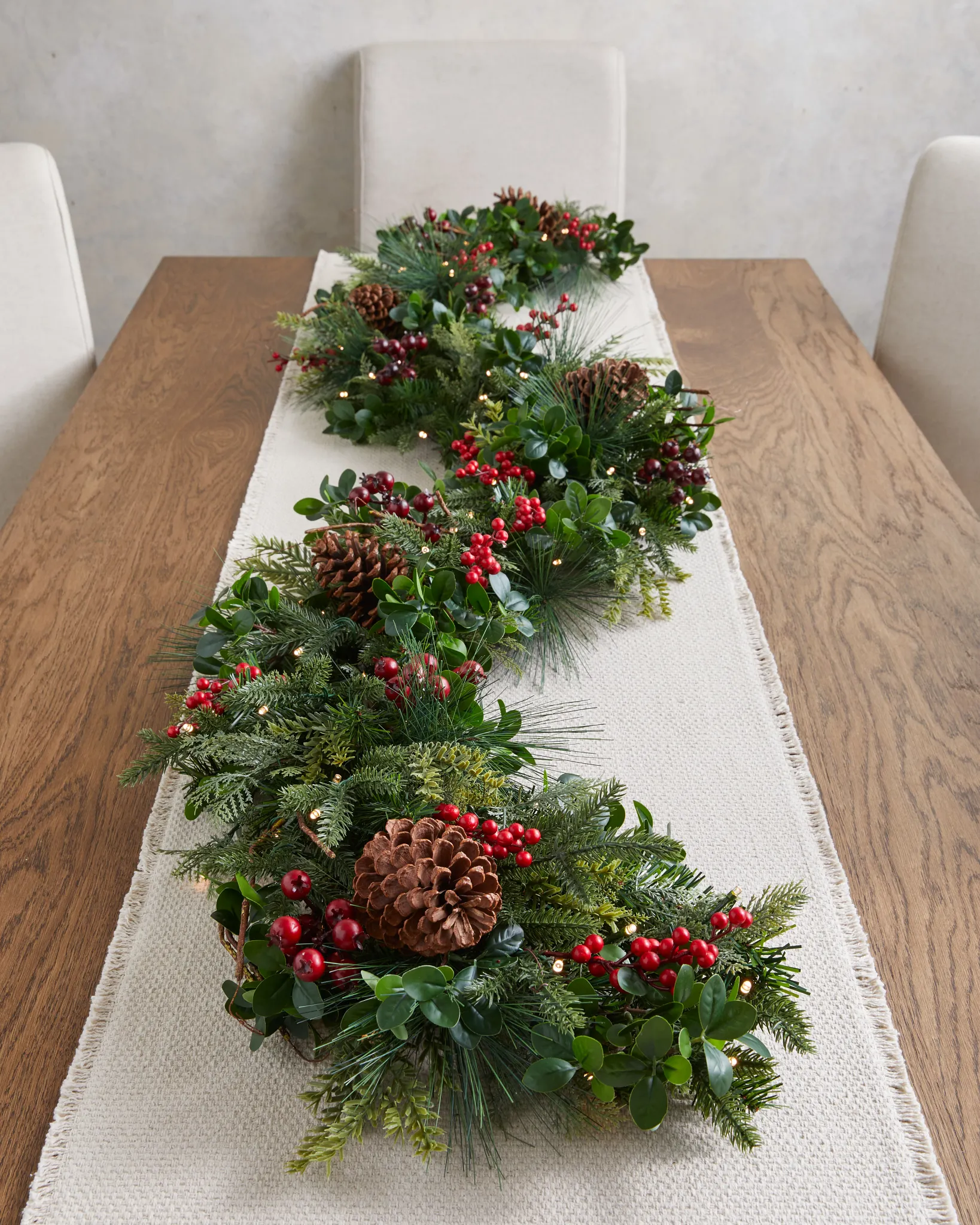 Balsam Hill Boxwood and Berries Garland - Thumbnail 2