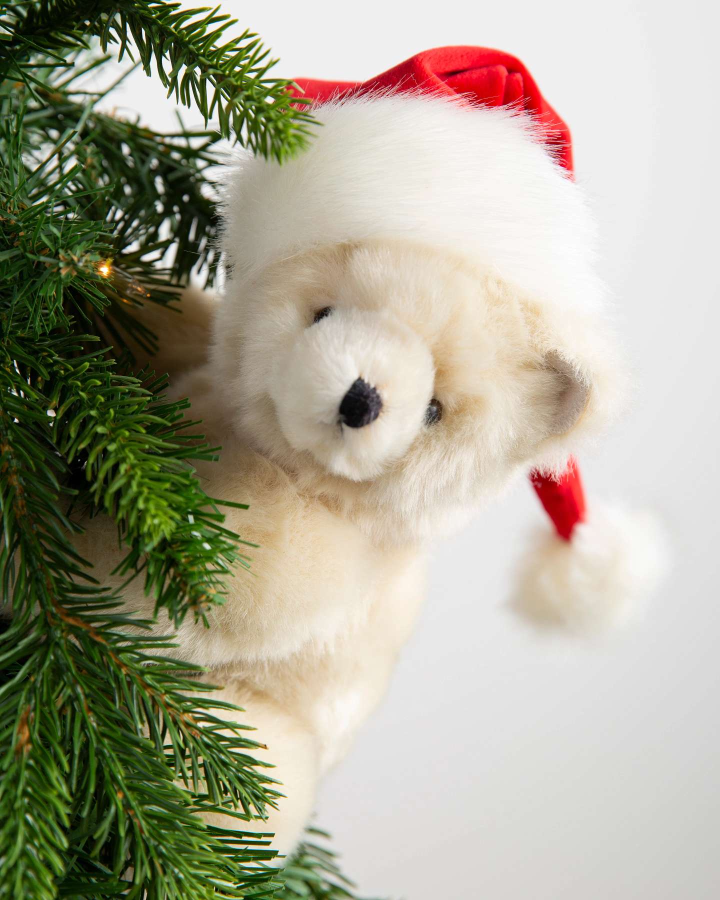 Balsam Hill 48-Inch Peek-A-Boo Polar Bear Artificial Christmas Tree Bear Closeup