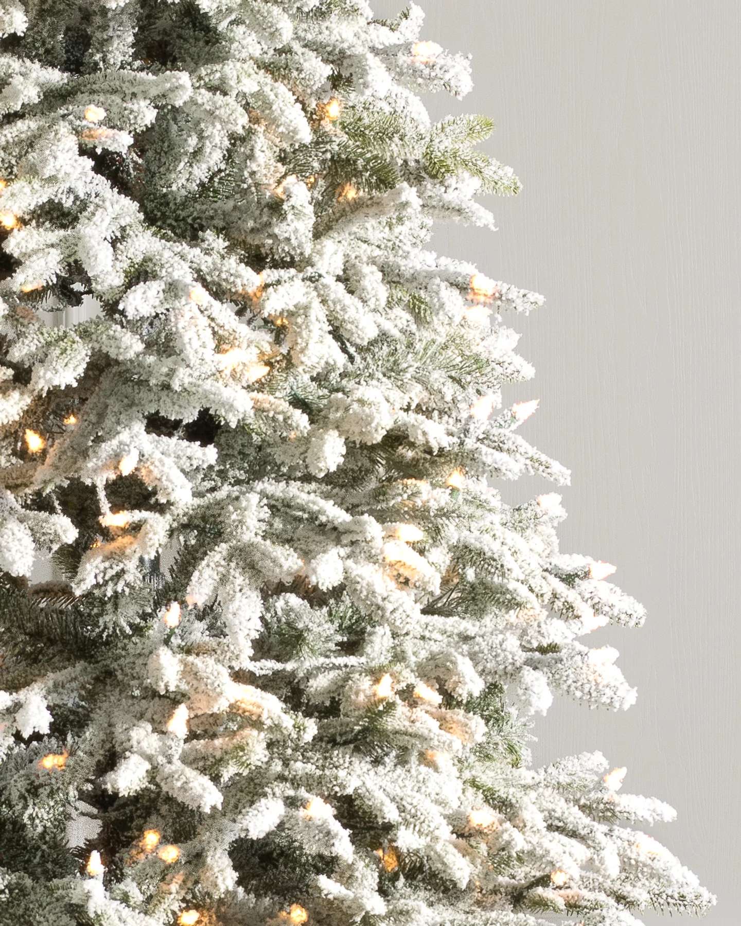 Balsam Hill Frosted Fraser Fir Christmas Tree Beautiful Clear Light Display