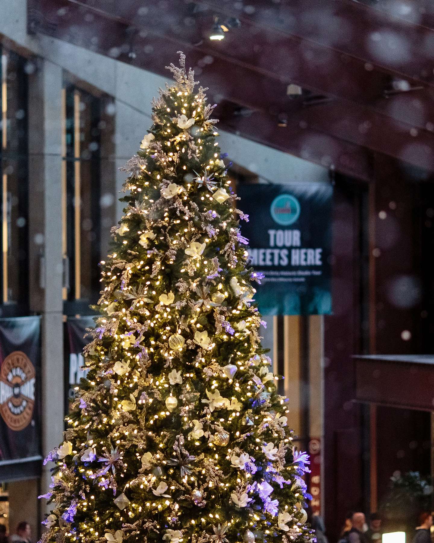 Balsam Hill Rockefeller Pine Artificial Christmas Tree Decor Inspiration