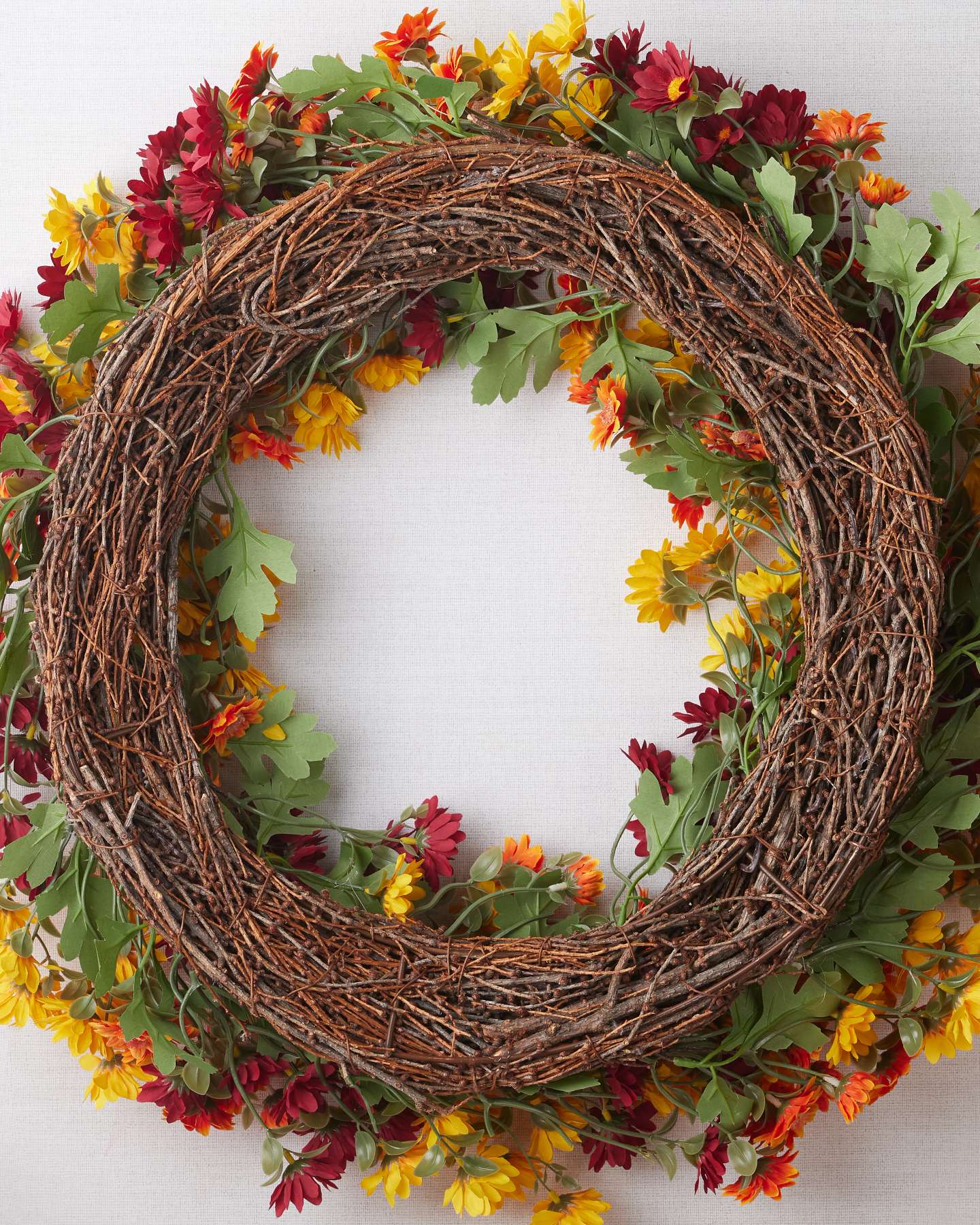 Balsam Hill Outdoor Sunset Mums Wreath 26-Inch Flower Detail