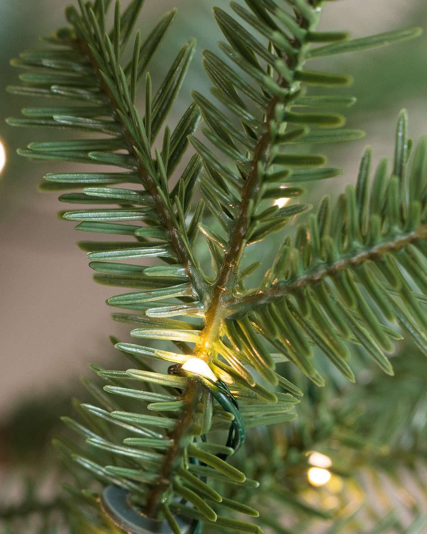 Balsam Hill Alpine Balsam Fir Artificial Christmas Tree Hand-Strung Lights Special Feature